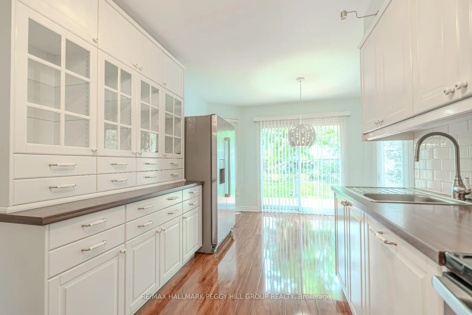 Photo 4 of 22 Macmillan Crescent, Barrie, Painswick North — HOMEH