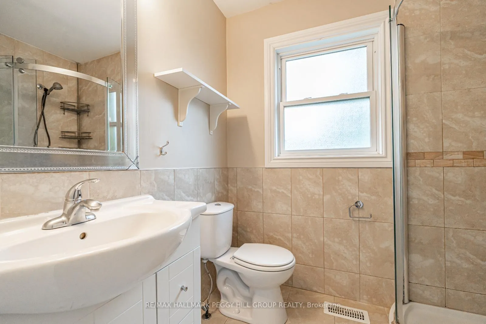 Photo 9 of 22 Macmillan Crescent, Barrie, Painswick North — HOMEH