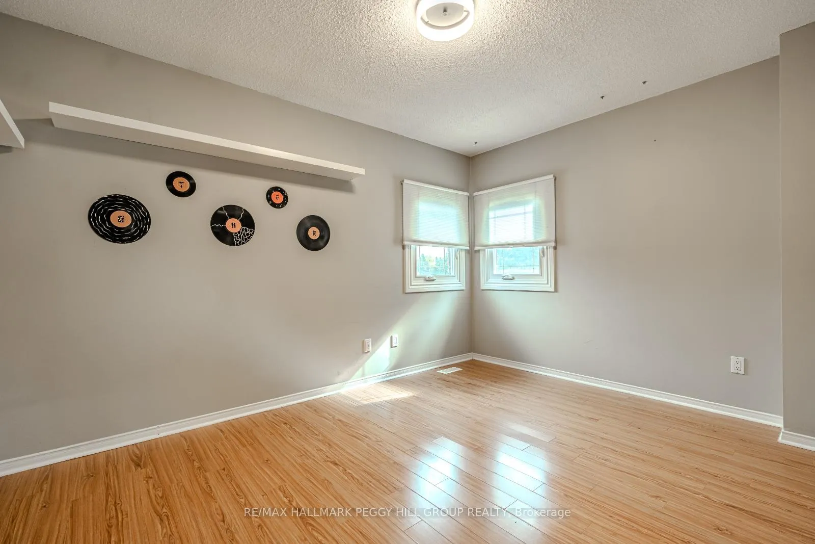 Photo 11 of 22 Macmillan Crescent, Barrie, Painswick North — HOMEH