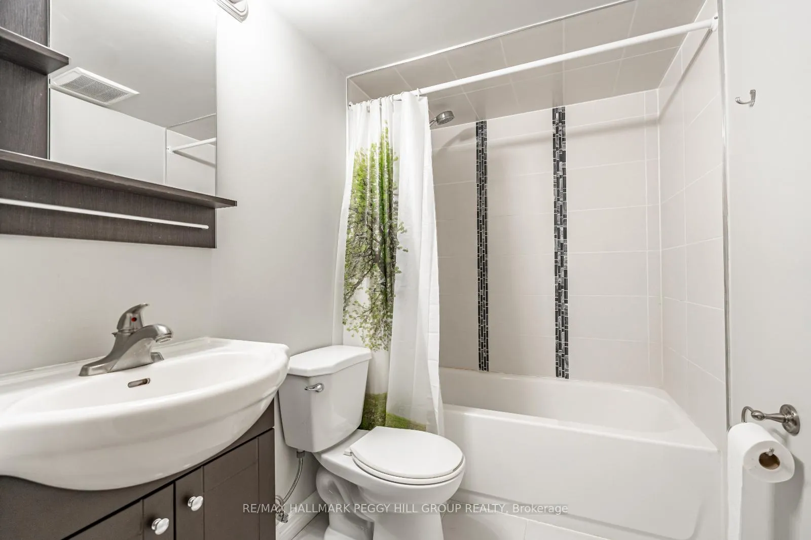 Photo 16 of 22 Macmillan Crescent, Barrie, Painswick North — HOMEH