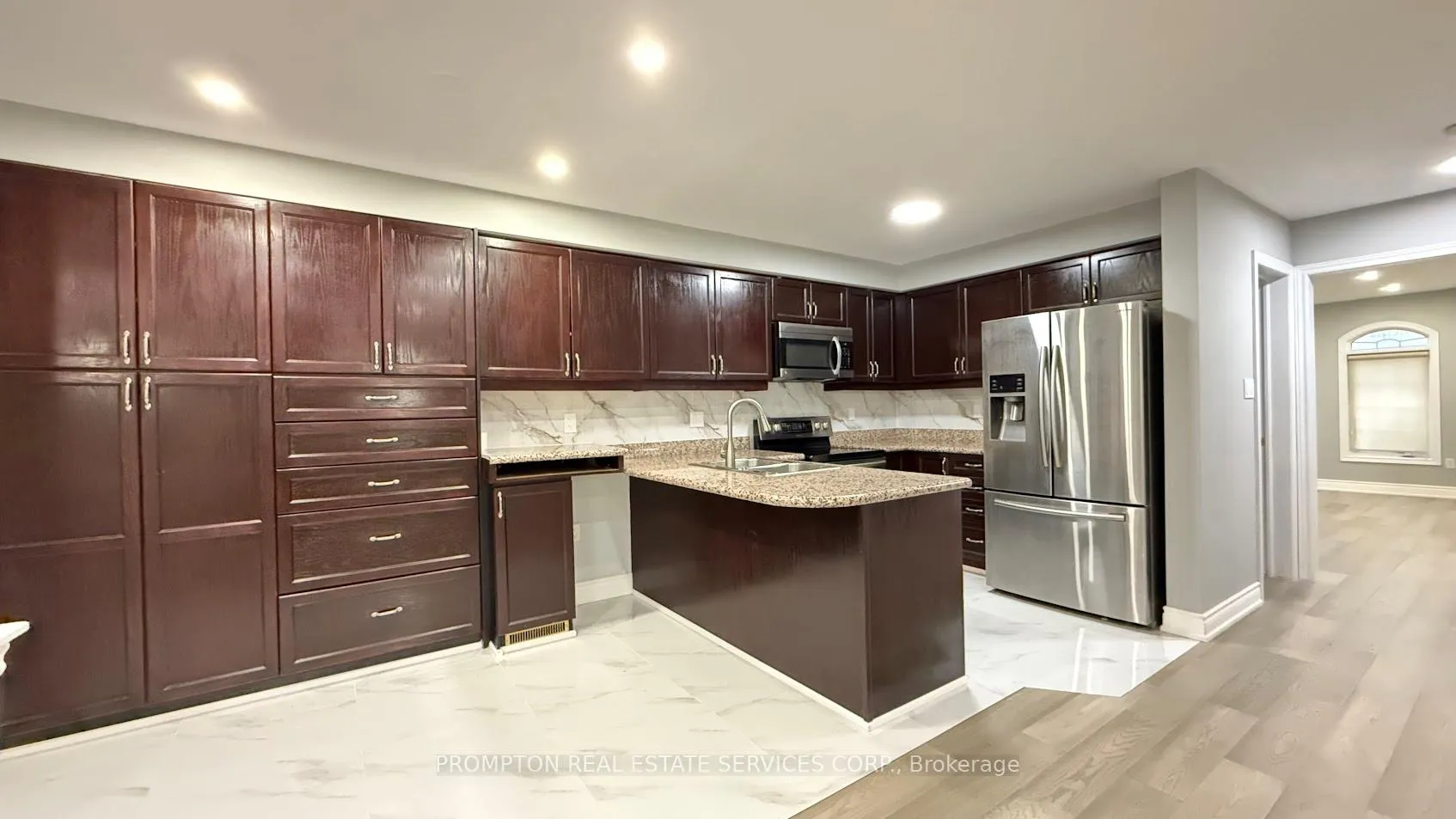 Photo 8 of 2037 Bur Oak Avenue, Markham, Greensborough — HOMEH