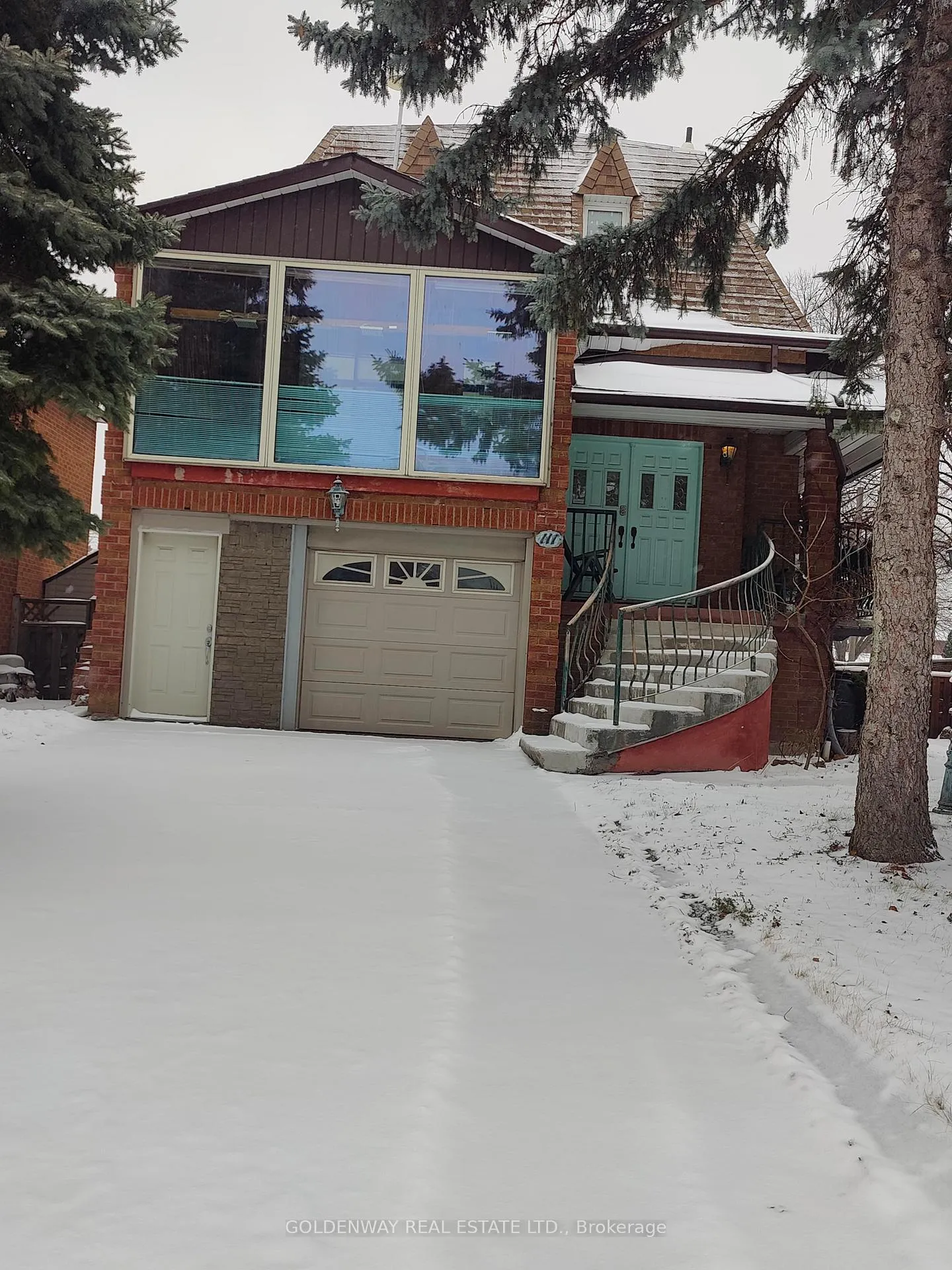 Photo 1 of 111 Mathewson Street, Vaughan, Maple — HOMEH