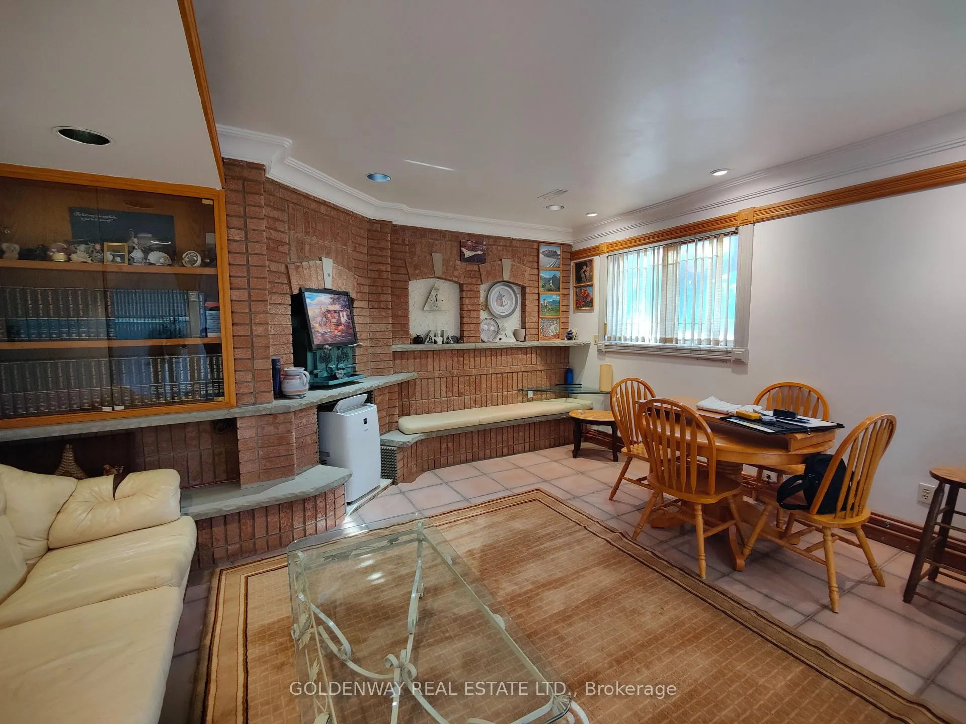Photo 7 of 111 Mathewson Street, Vaughan, Maple — HOMEH
