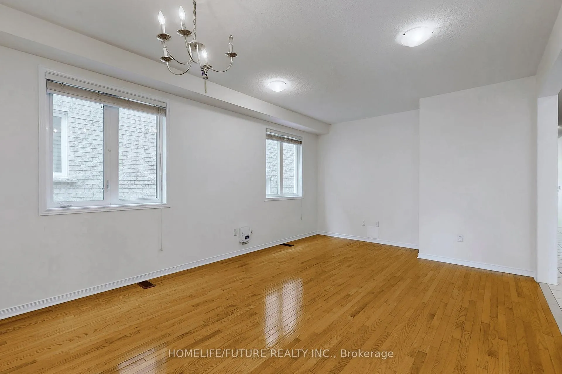 Photo 2 of 100 Lahore Crescent, Markham, Cedarwood — HOMEH