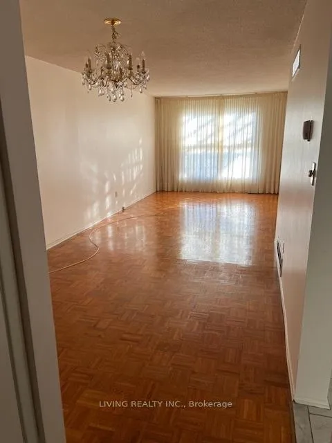 Photo 2 of 23 Hornchurch Crescent, Markham, Milliken Mills East — HOMEH