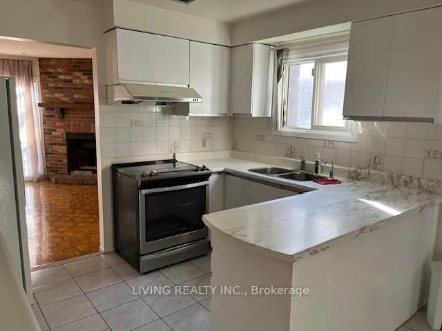 Photo 4 of 23 Hornchurch Crescent, Markham, Milliken Mills East — HOMEH