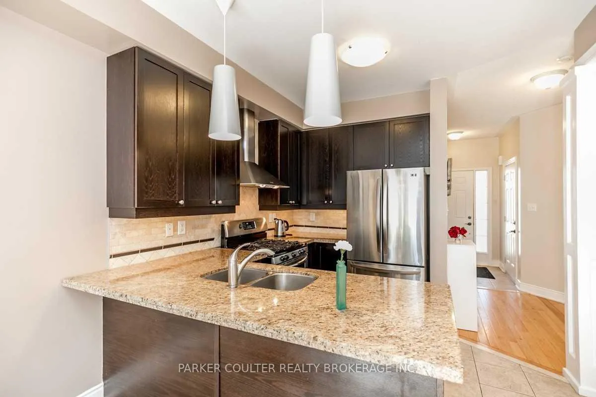 Photo 3 of 107 Winchester Terrace, Barrie, Rural Barrie Southeast — HOMEH