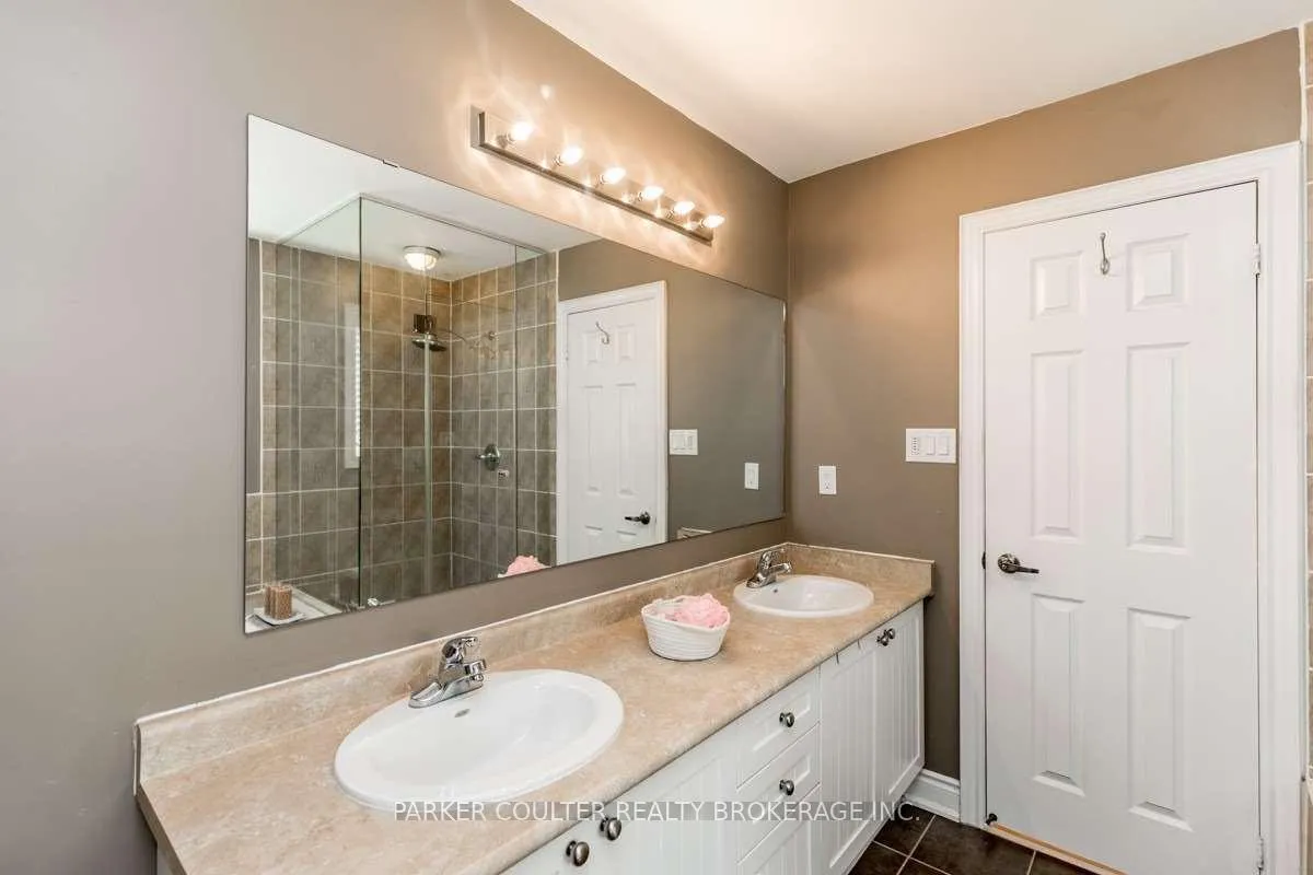 Photo 9 of 107 Winchester Terrace, Barrie, Rural Barrie Southeast — HOMEH