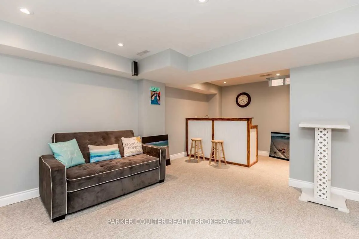 Photo 16 of 107 Winchester Terrace, Barrie, Rural Barrie Southeast — HOMEH