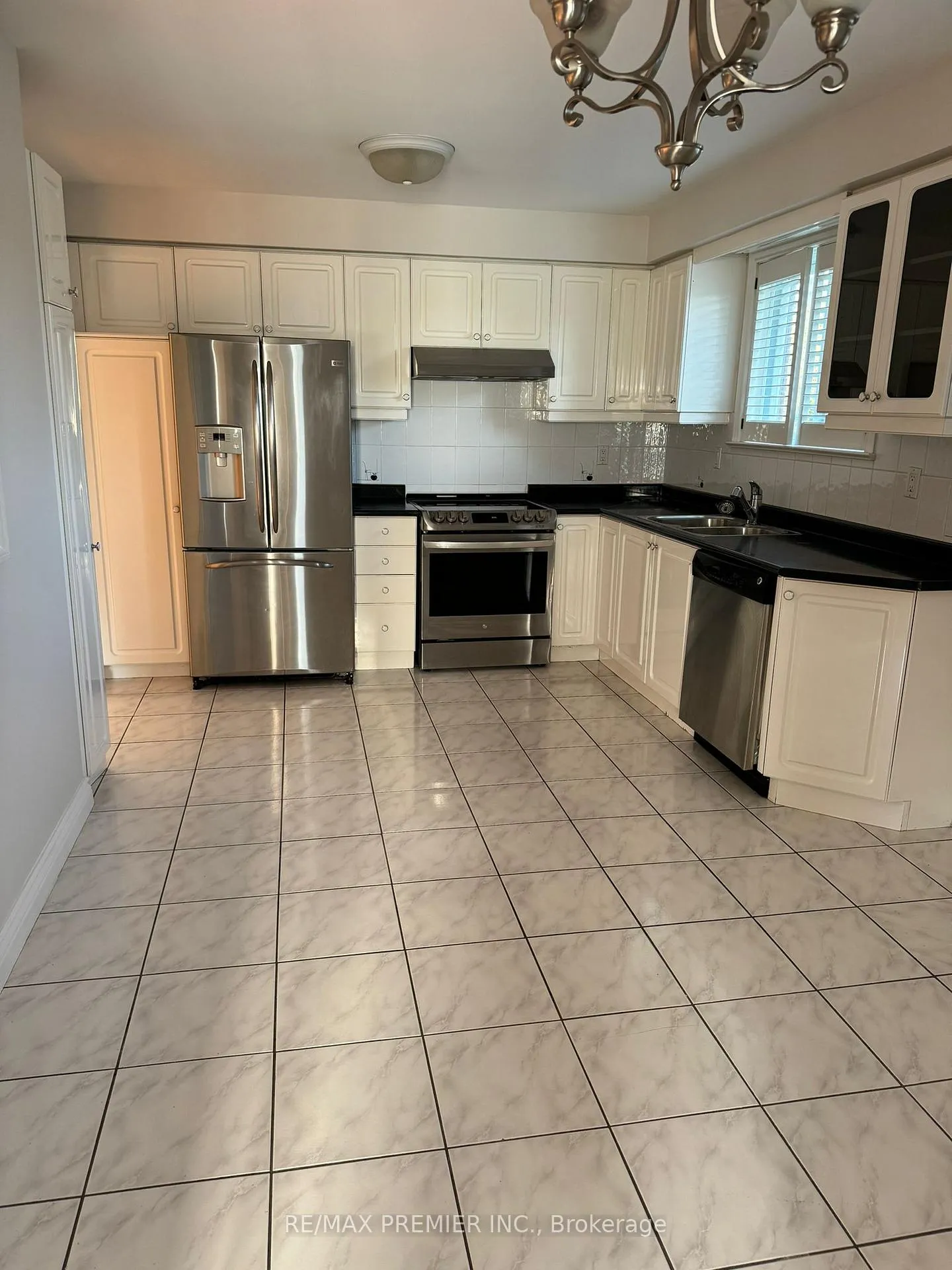 Photo 4 of Unit Upper, 91 Rainbow Drive, Vaughan, West Woodbridge — HOMEH