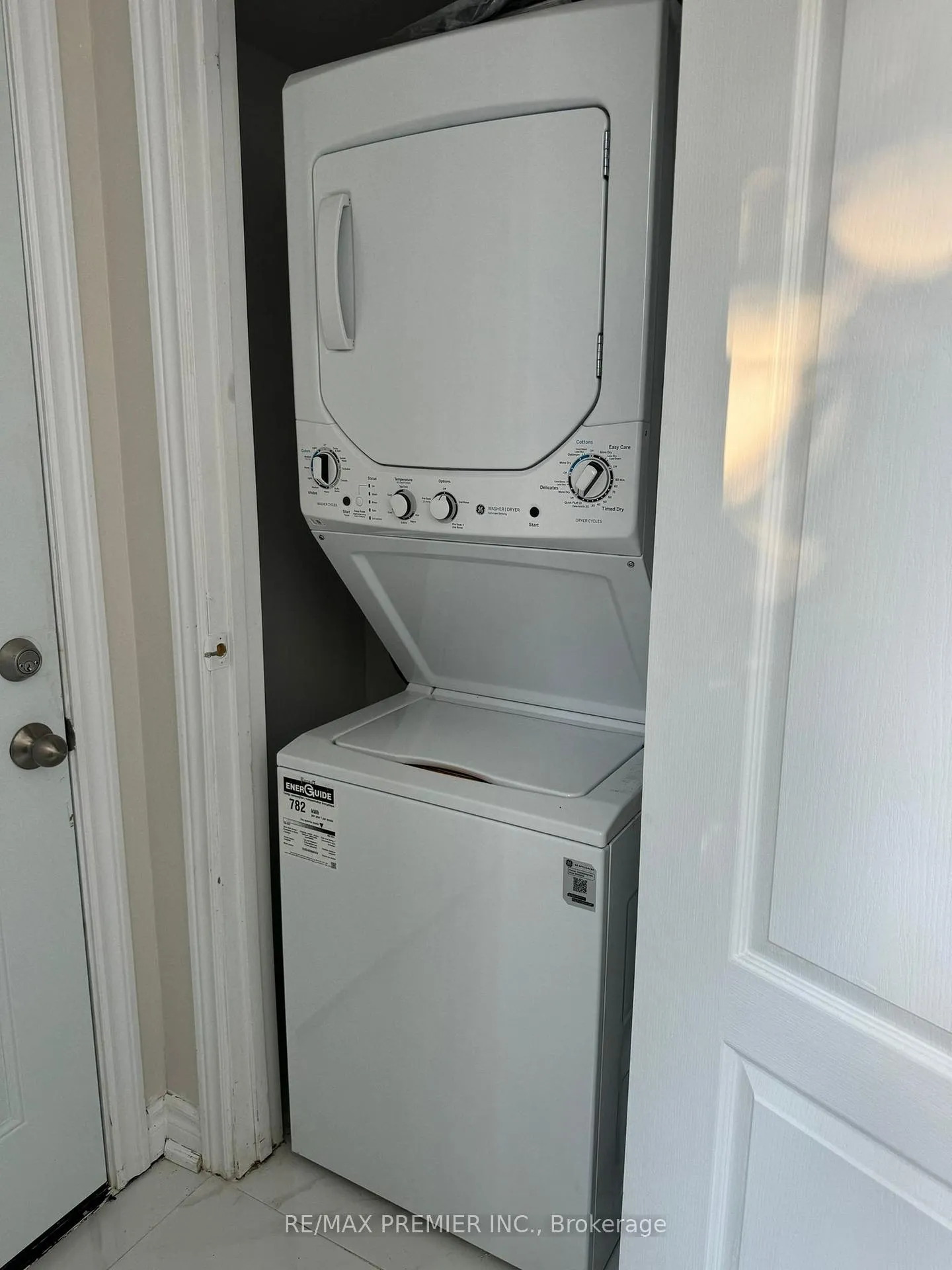Photo 9 of Unit Upper, 91 Rainbow Drive, Vaughan, West Woodbridge — HOMEH