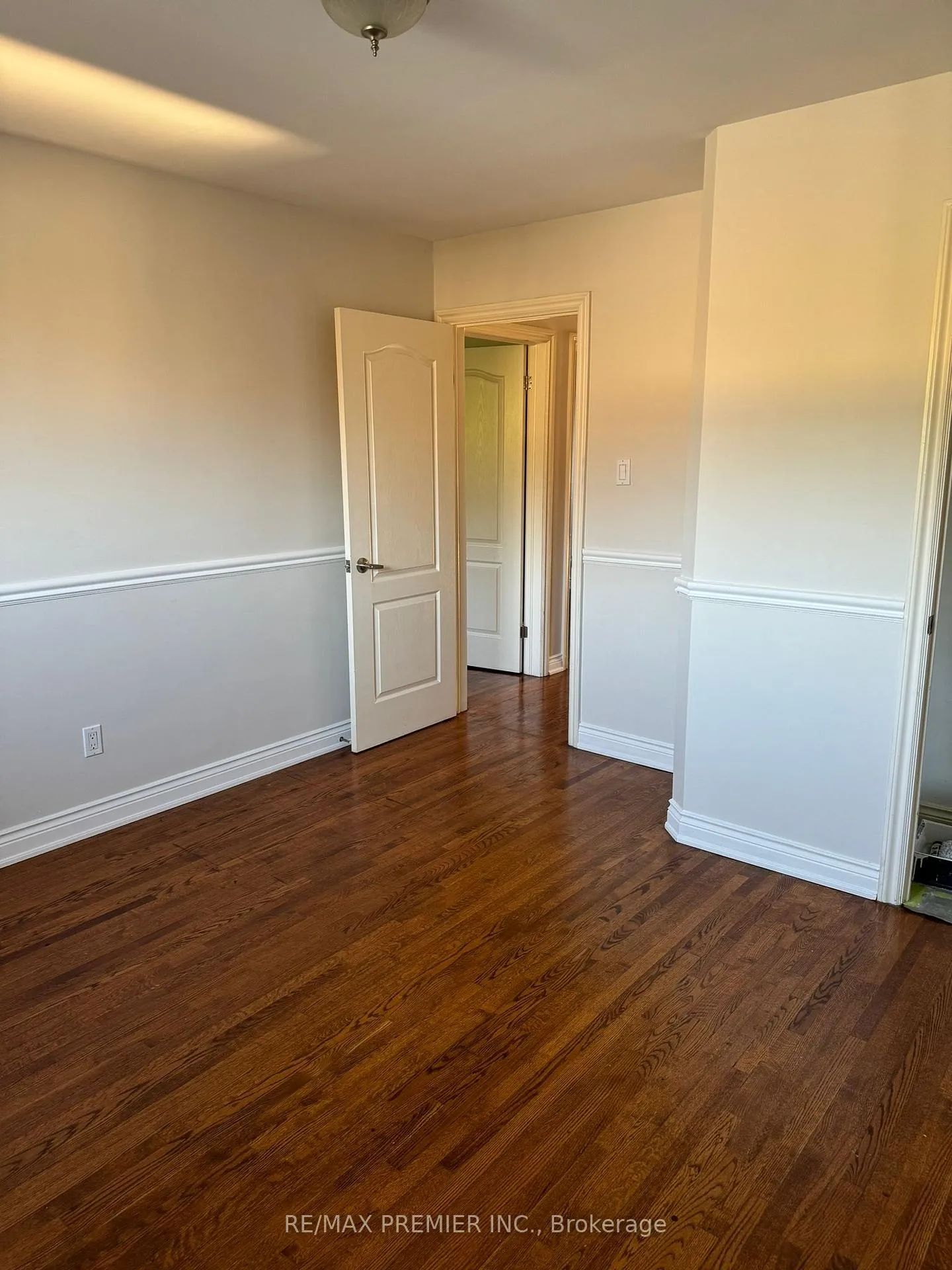 Photo 10 of Unit Upper, 91 Rainbow Drive, Vaughan, West Woodbridge — HOMEH