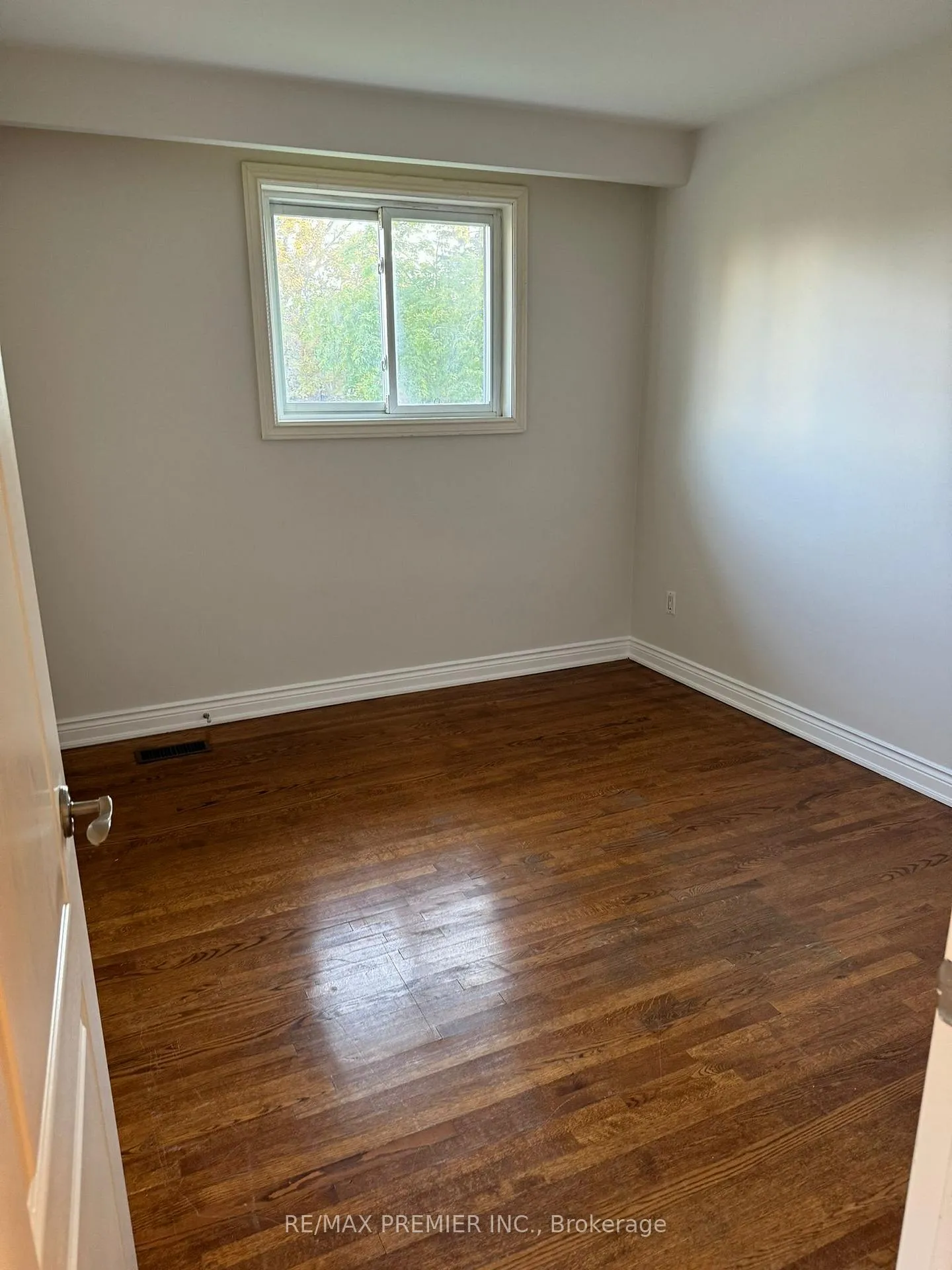 Photo 12 of Unit Upper, 91 Rainbow Drive, Vaughan, West Woodbridge — HOMEH