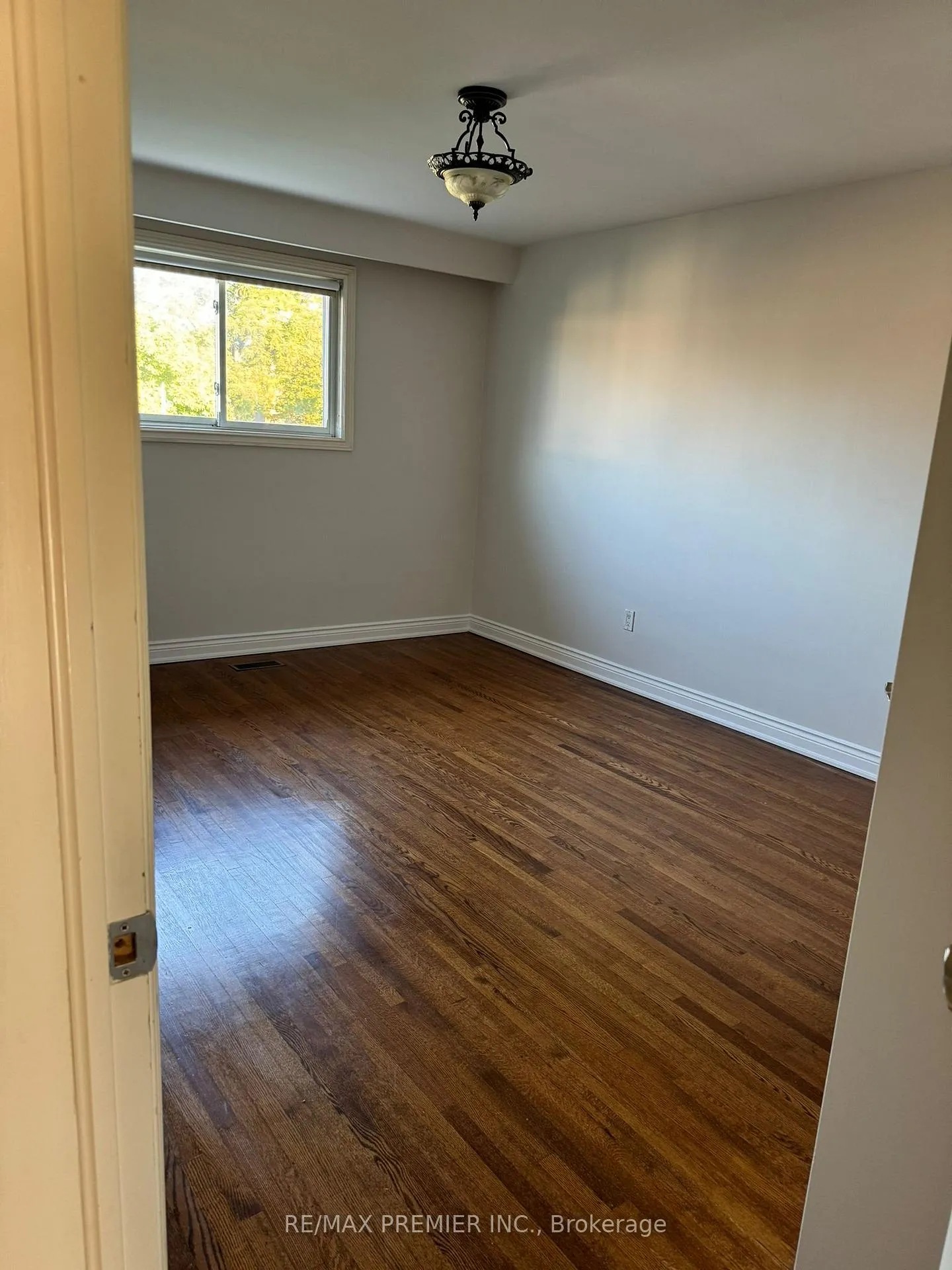 Photo 14 of Unit Upper, 91 Rainbow Drive, Vaughan, West Woodbridge — HOMEH