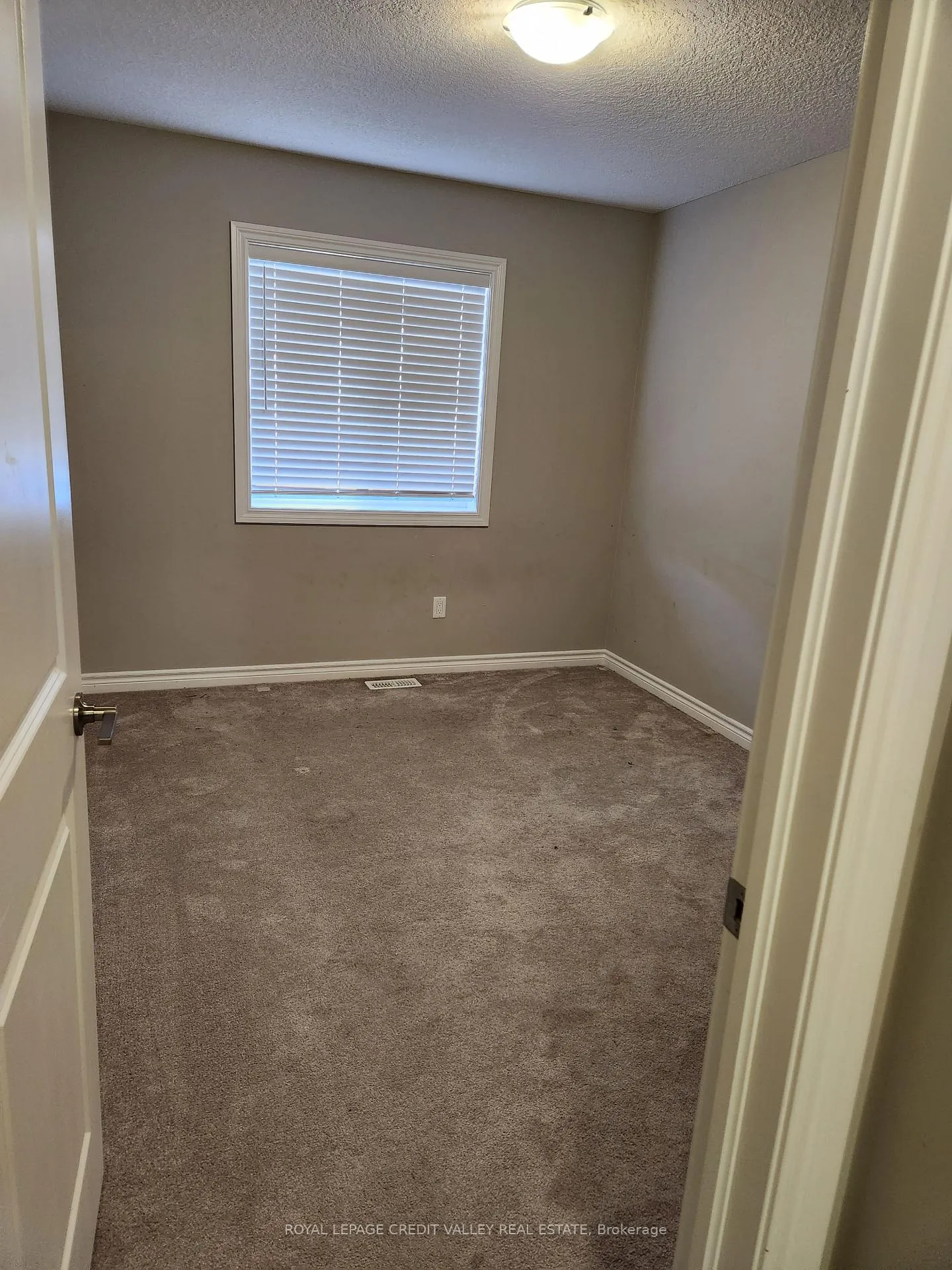 Photo 17 of 984 Wright Drive, Midland — HOMEH