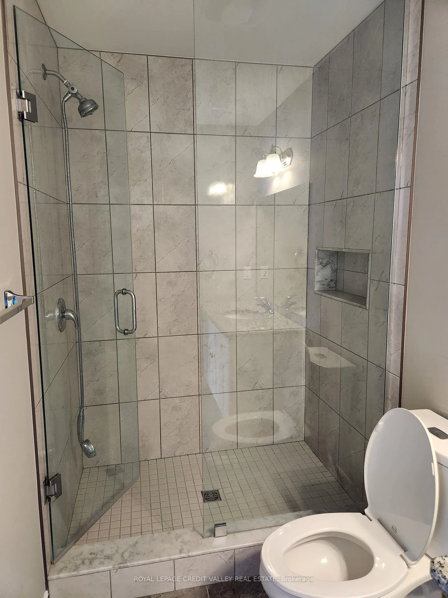 Photo 18 of 984 Wright Drive, Midland — HOMEH