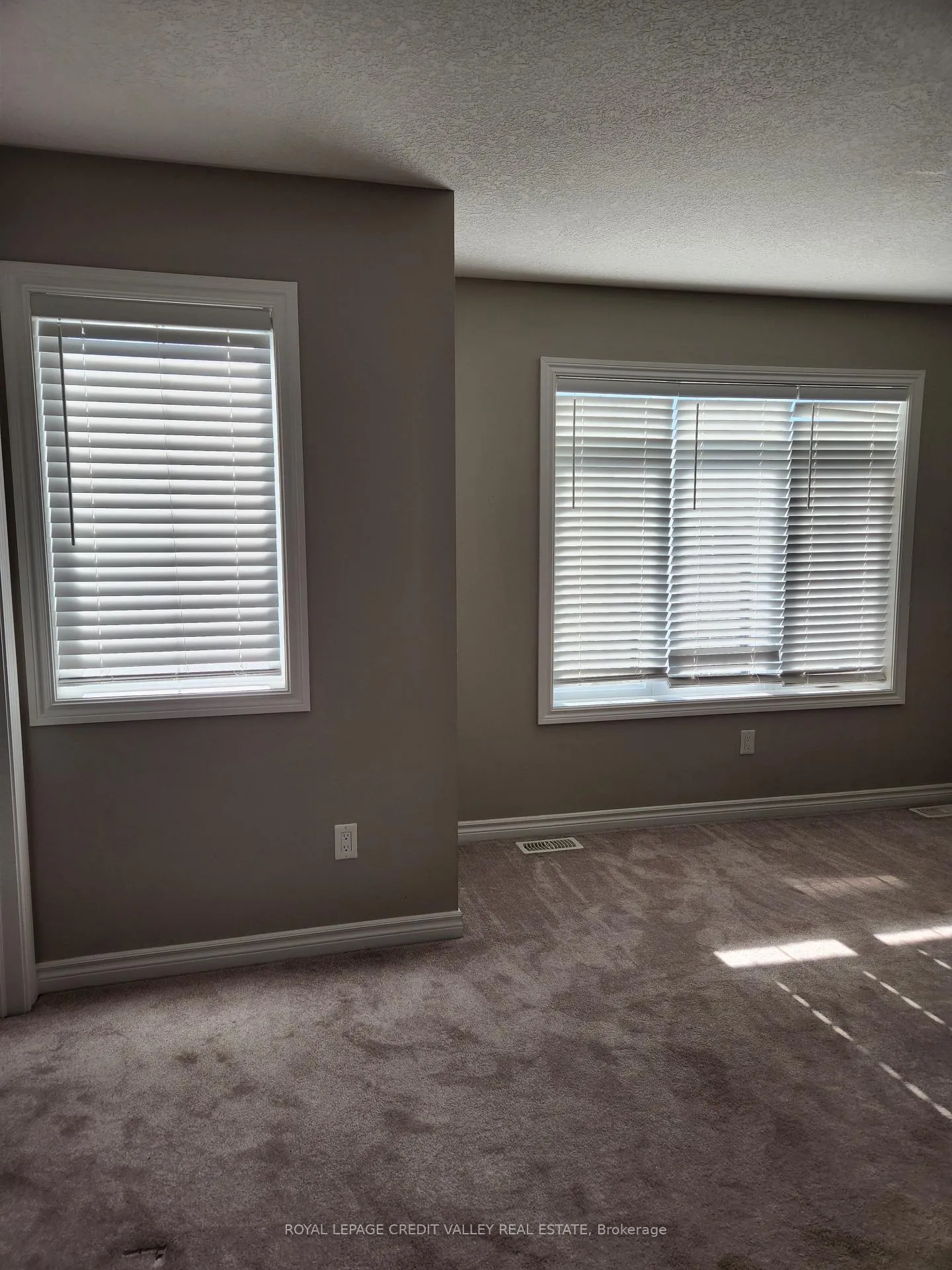 Photo 20 of 984 Wright Drive, Midland — HOMEH