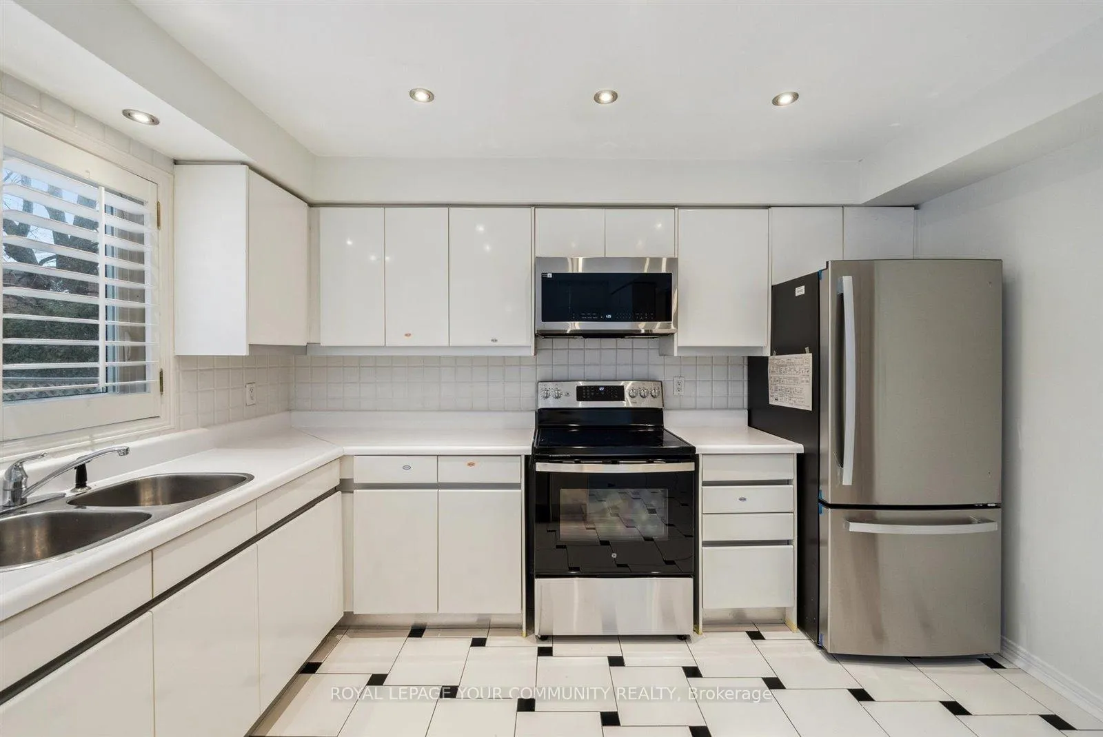 Photo 11 of 90 Tangreen Circle, Vaughan, Crestwood-Springfarm-Yorkhill — HOMEH