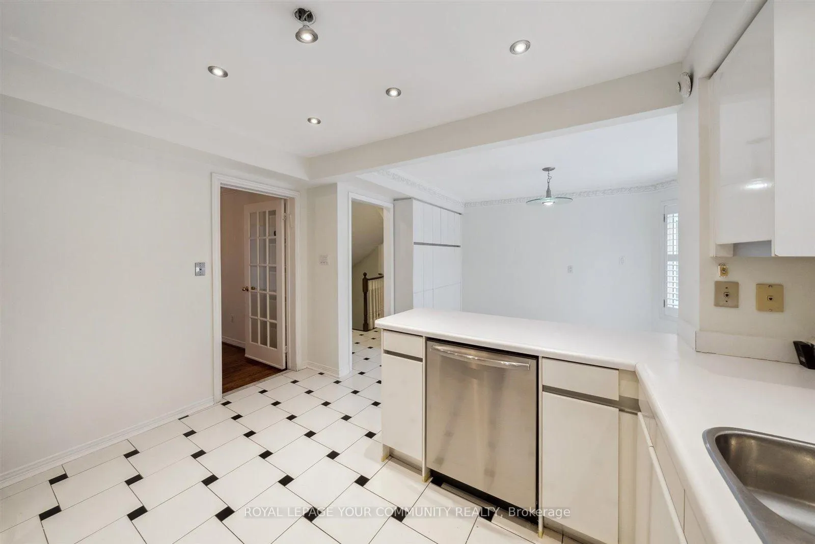 Photo 12 of 90 Tangreen Circle, Vaughan, Crestwood-Springfarm-Yorkhill — HOMEH