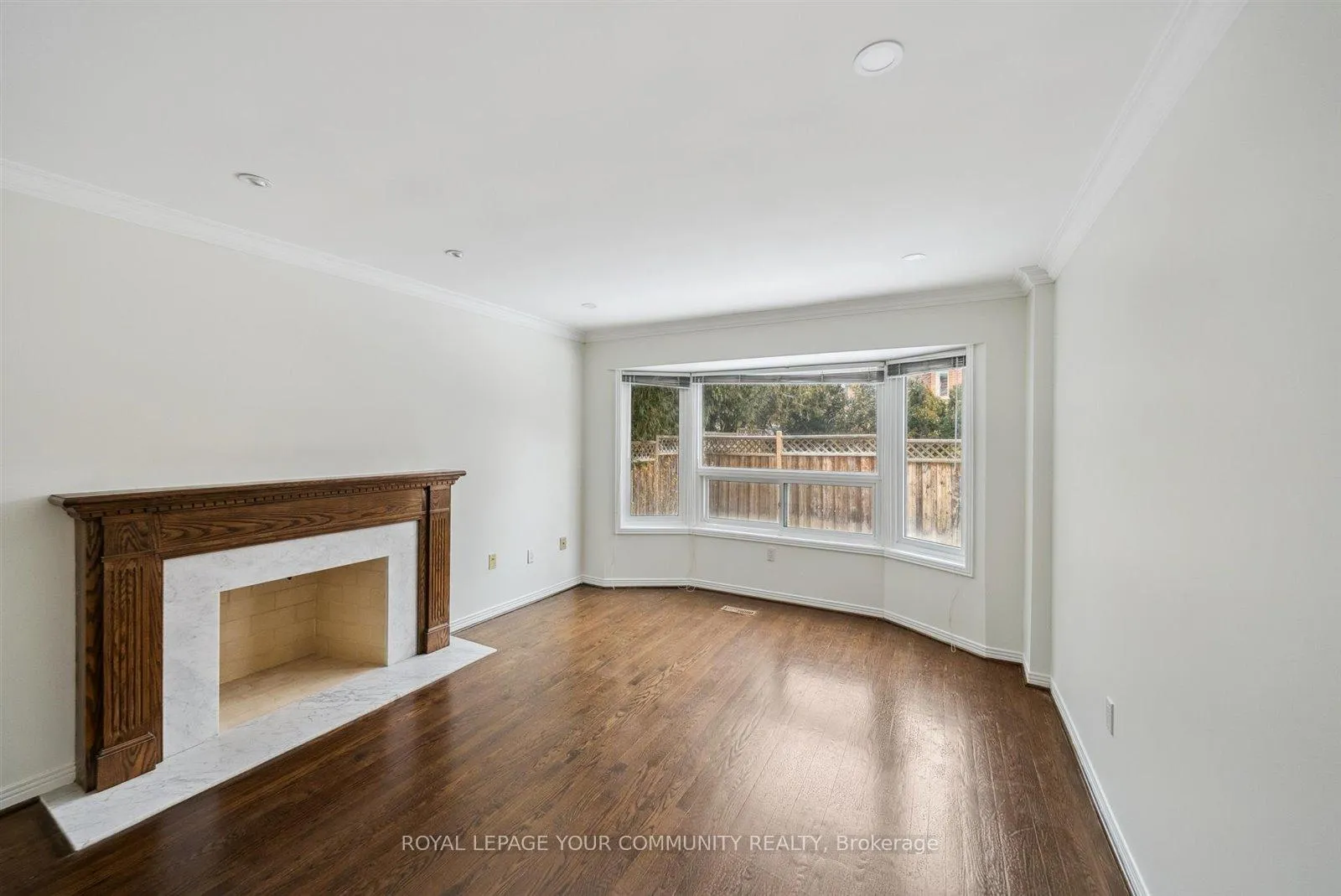 Photo 18 of 90 Tangreen Circle, Vaughan, Crestwood-Springfarm-Yorkhill — HOMEH