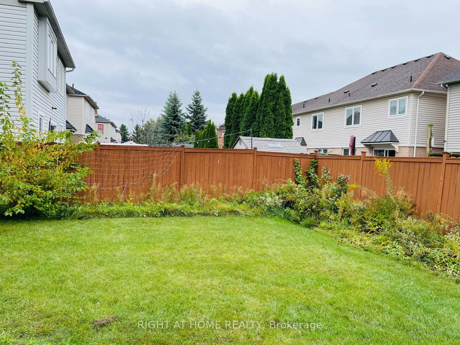 Photo 23 of 36 Marriner Crescent, Ajax, Northeast Ajax — HOMEH
