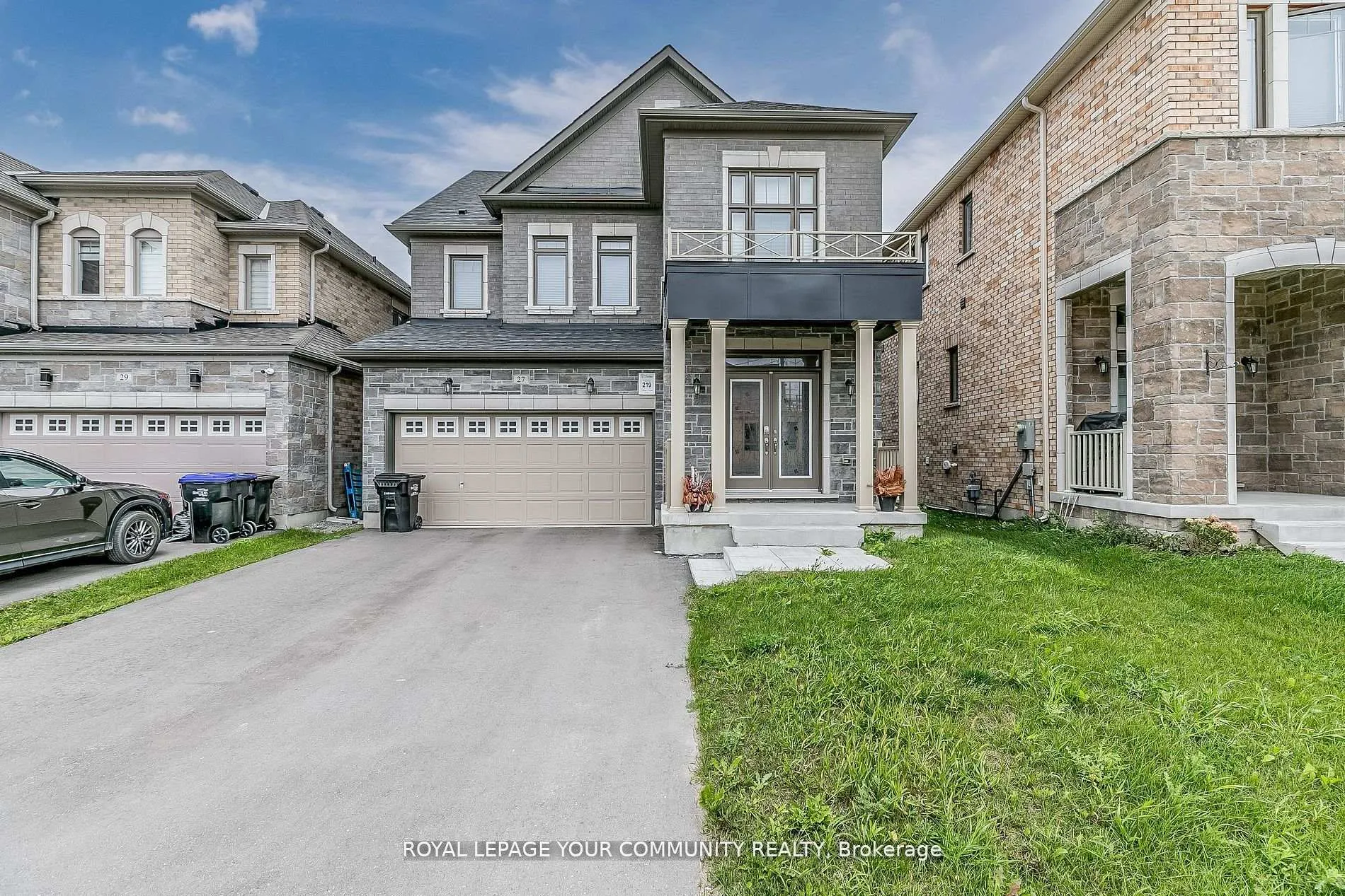 Front of 27 Lorne Thomas Place