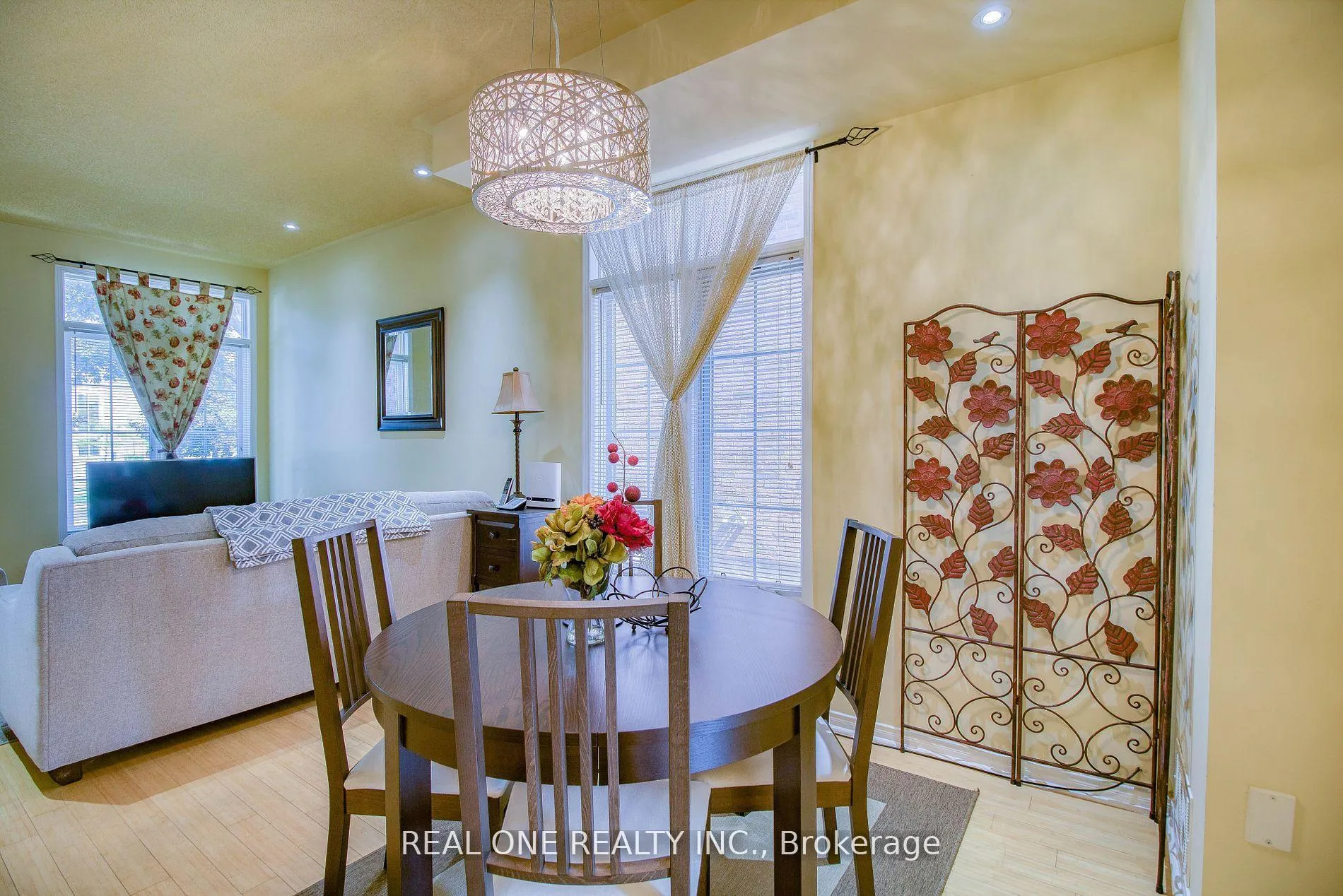 Photo 5 of 101 Bur Oak Avenue, Markham, Berczy — HOMEH