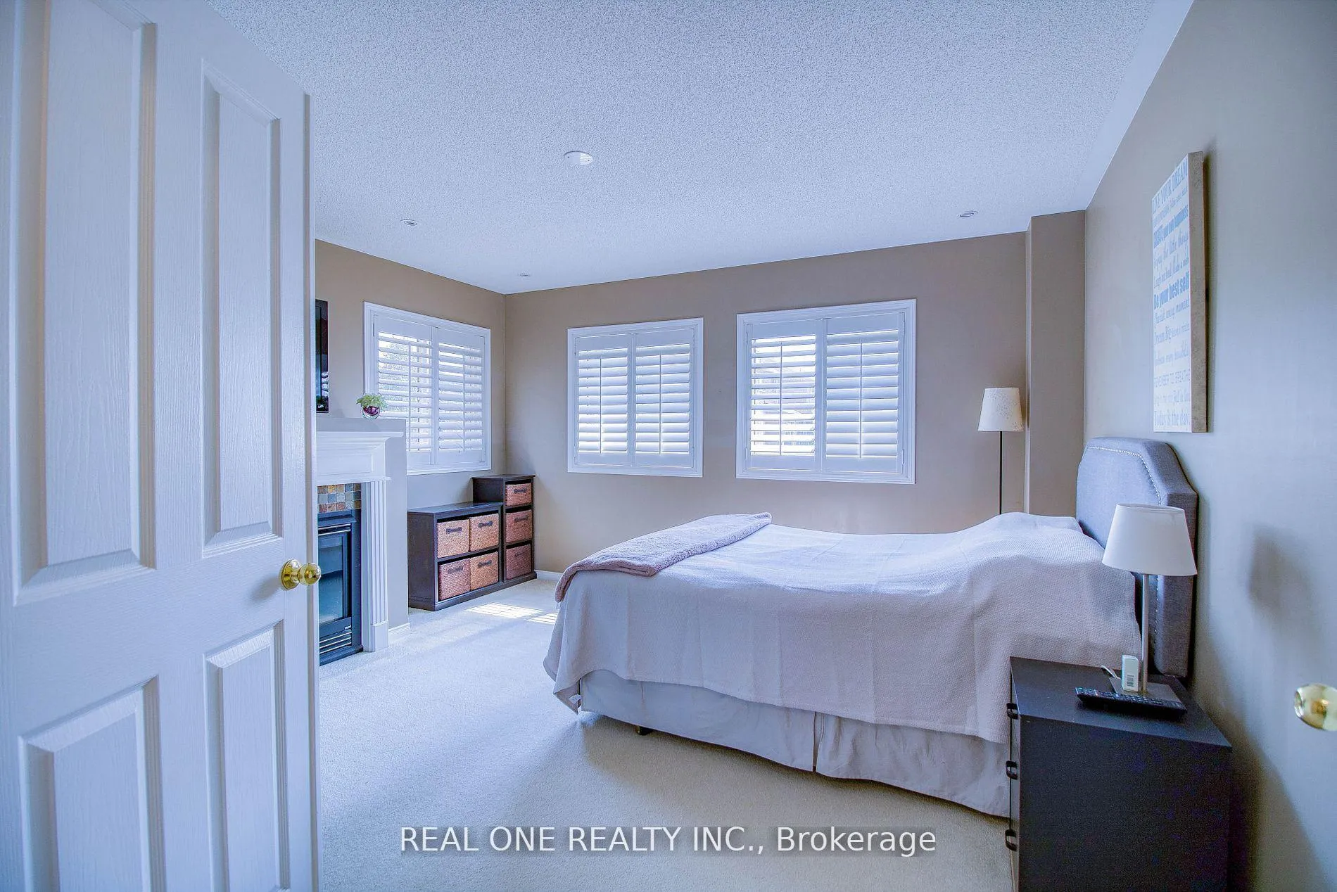 Photo 9 of 101 Bur Oak Avenue, Markham, Berczy — HOMEH