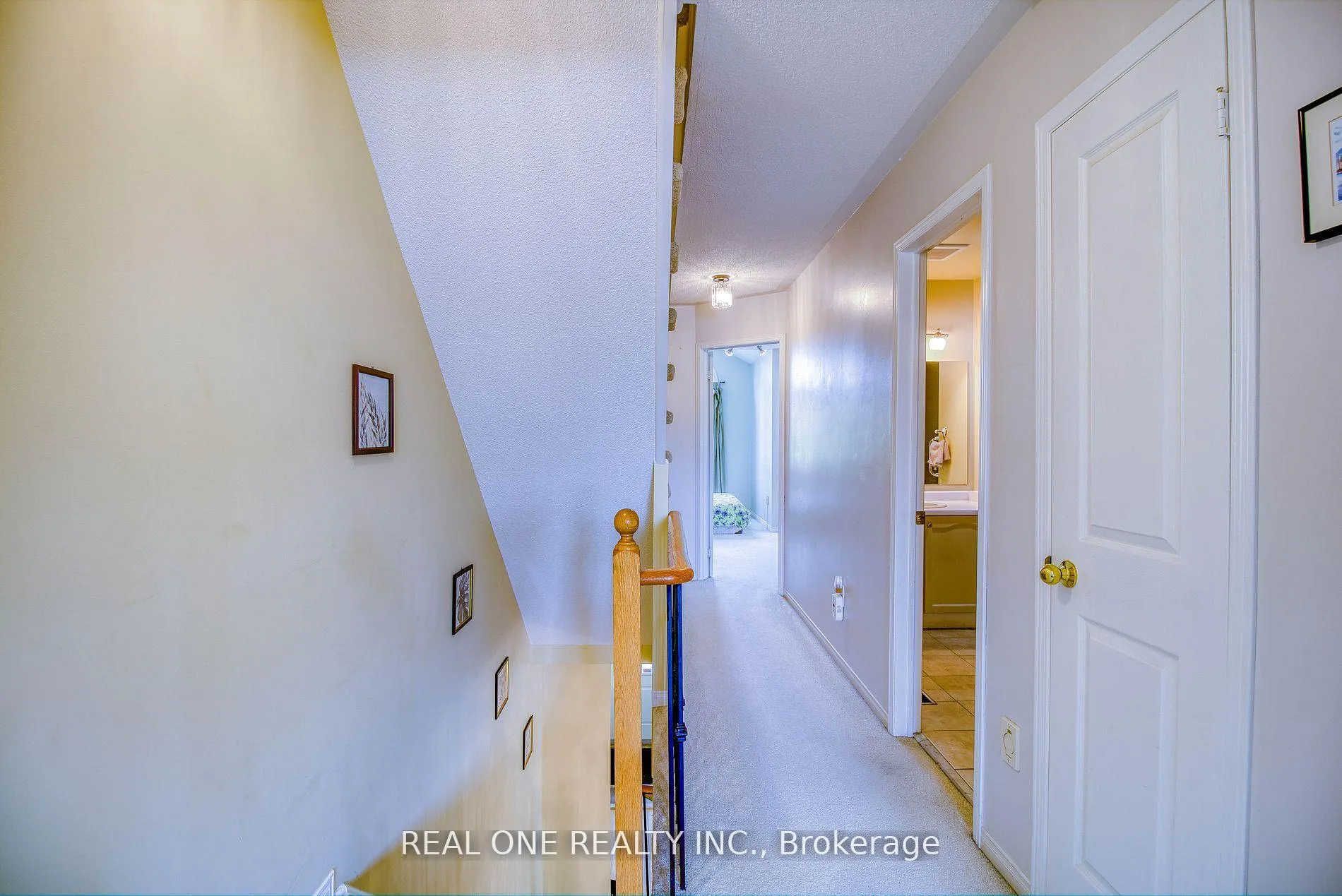 Photo 11 of 101 Bur Oak Avenue, Markham, Berczy — HOMEH