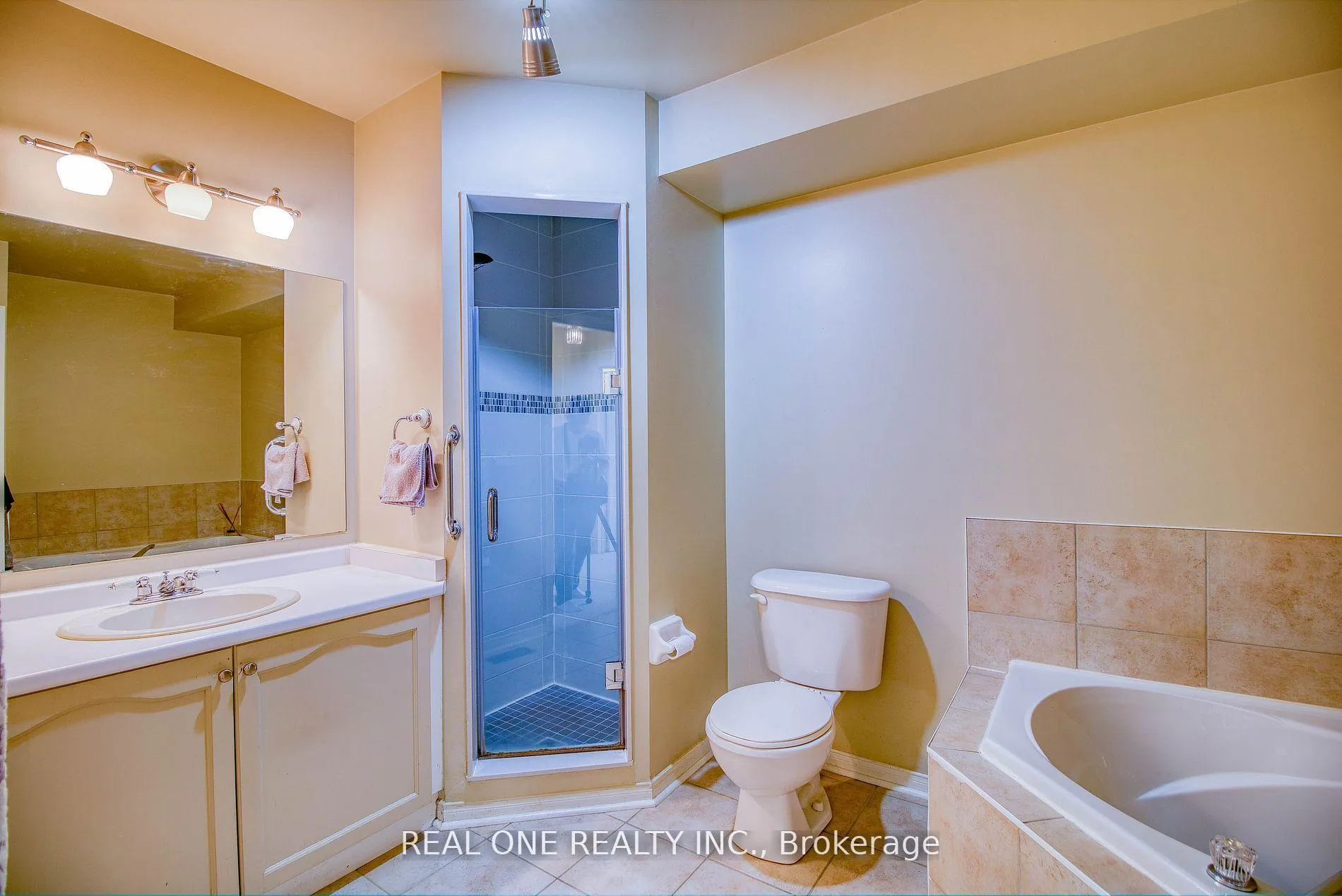 Photo 12 of 101 Bur Oak Avenue, Markham, Berczy — HOMEH