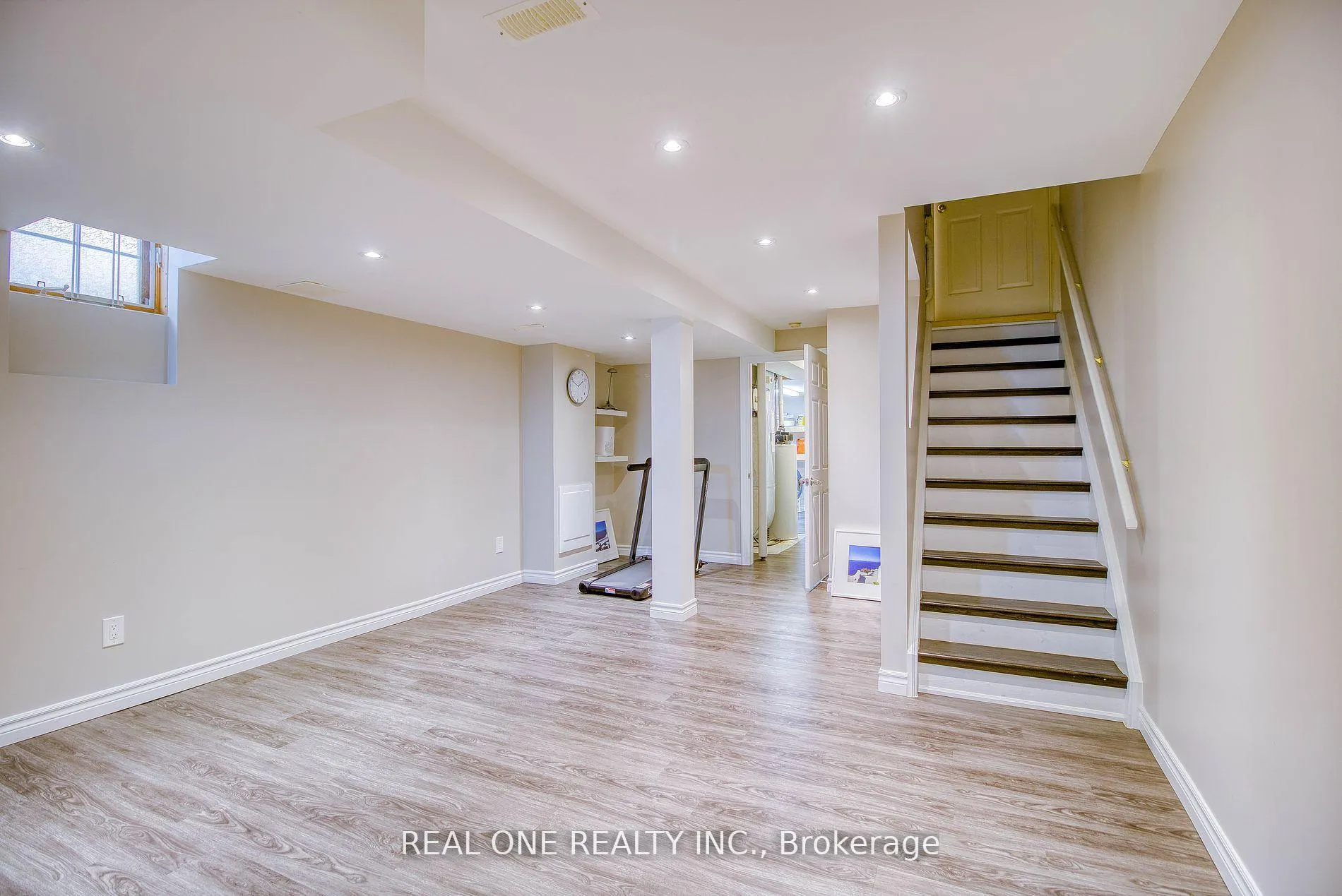 Photo 20 of 101 Bur Oak Avenue, Markham, Berczy — HOMEH