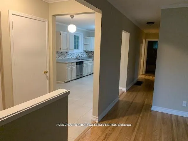 Photo 4 of Unit Main, 26 Davidson Road, Aurora, Aurora Heights — HOMEH