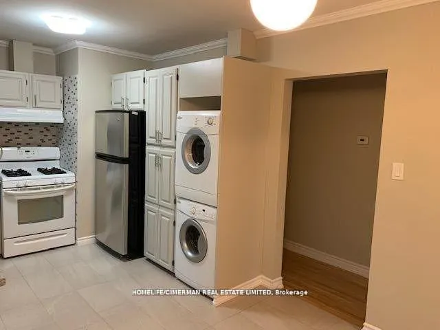 Photo 6 of Unit Main, 26 Davidson Road, Aurora, Aurora Heights — HOMEH