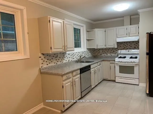 Photo 7 of Unit Main, 26 Davidson Road, Aurora, Aurora Heights — HOMEH