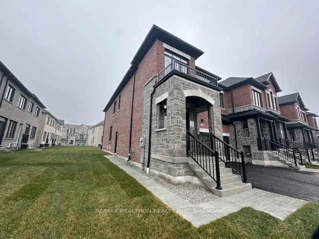 Photo 3 of 14 Hayrake Street, Brampton, Snelgrove — HOMEH