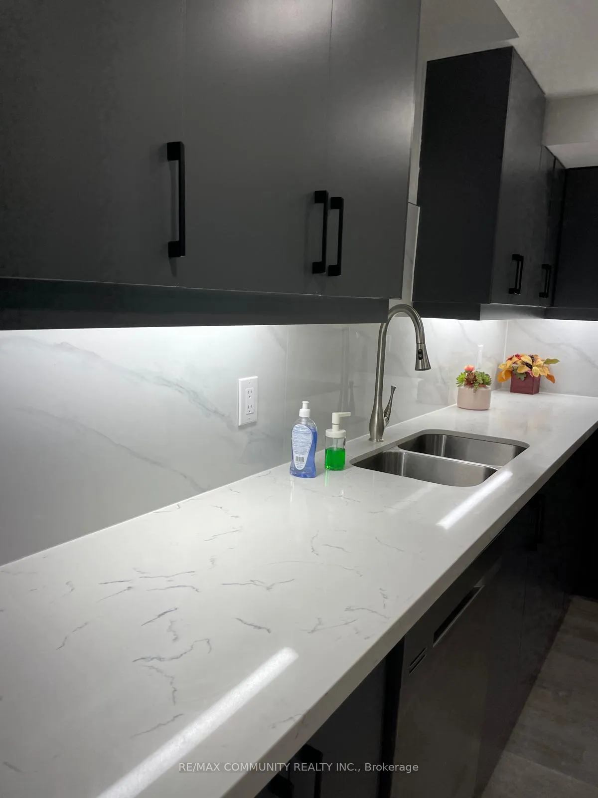 Photo 18 of 1129 Enchanted Crescent, Pickering, Rural Pickering — HOMEH