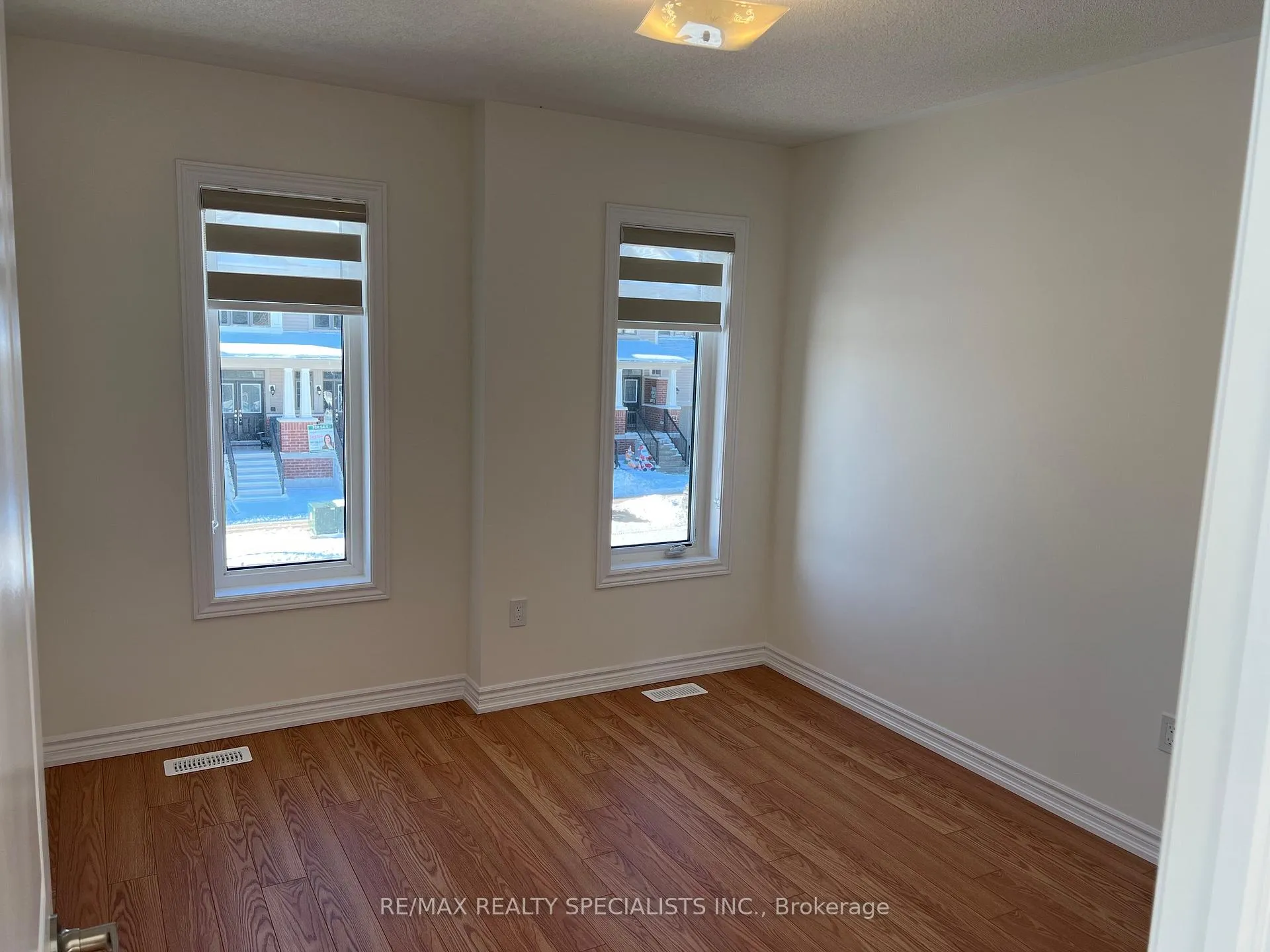 Photo 16 of 2 Prudhoe Terrace, Barrie, Innis-Shore — HOMEH