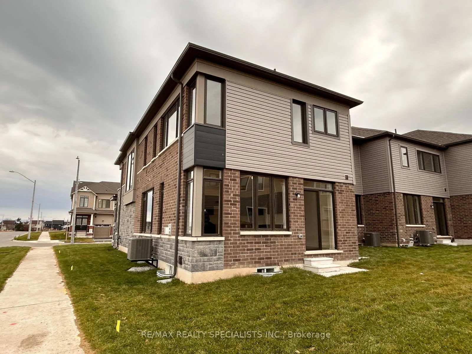 Photo 21 of 2 Prudhoe Terrace, Barrie, Innis-Shore — HOMEH