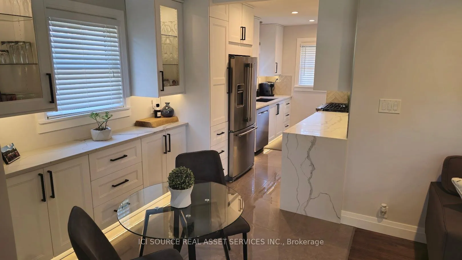 Photo 2 of 2521 Askin Avenue, Windsor — HOMEH