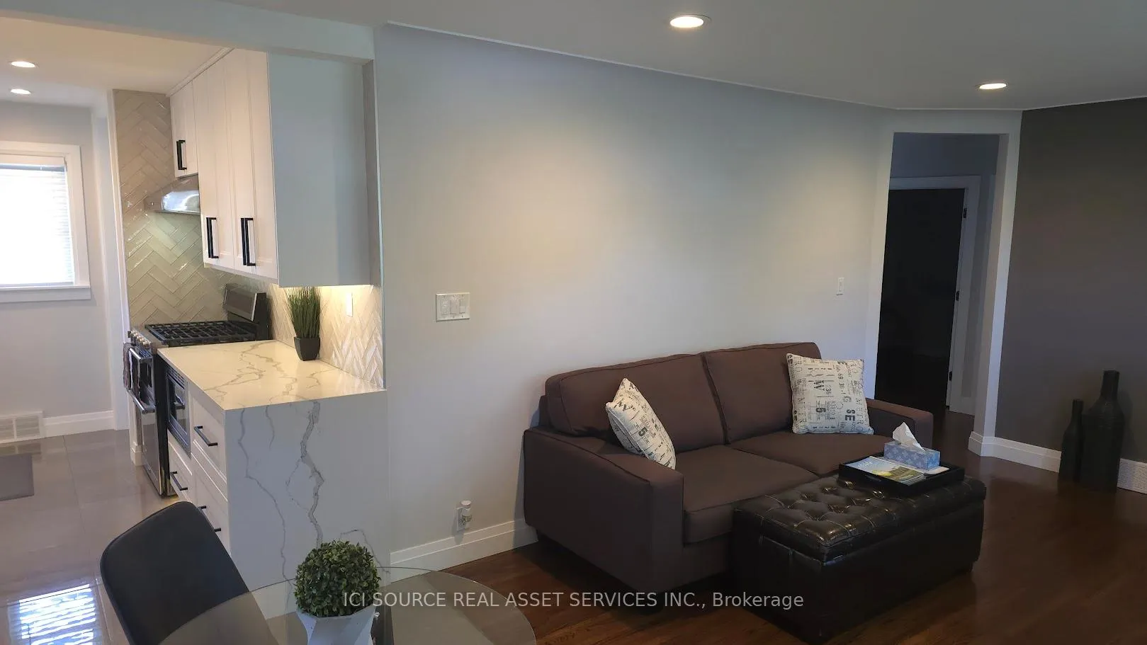 Photo 4 of 2521 Askin Avenue, Windsor — HOMEH