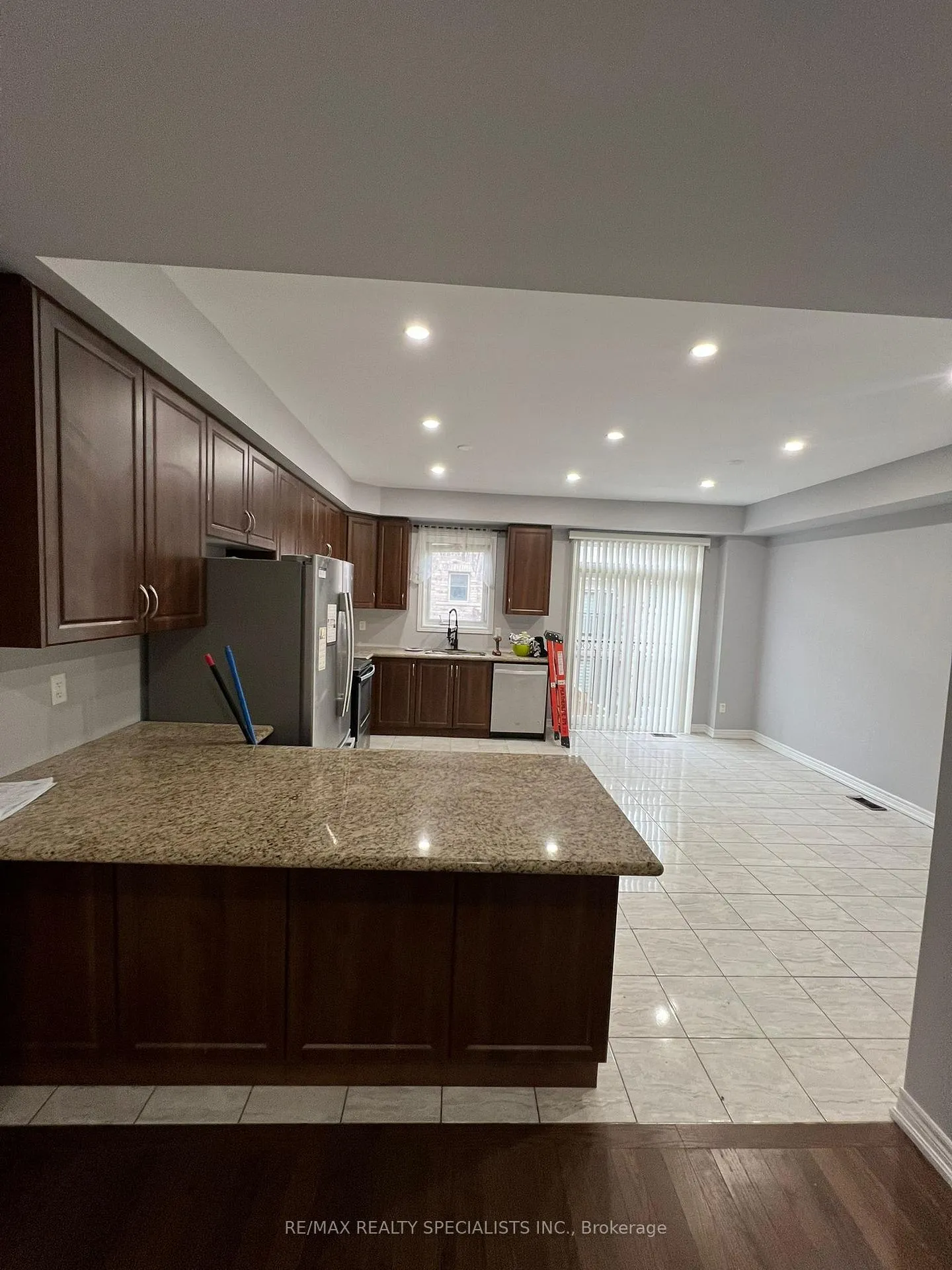 Photo 5 of 77 Sea Drifter Crescent, Brampton, Bram East — HOMEH