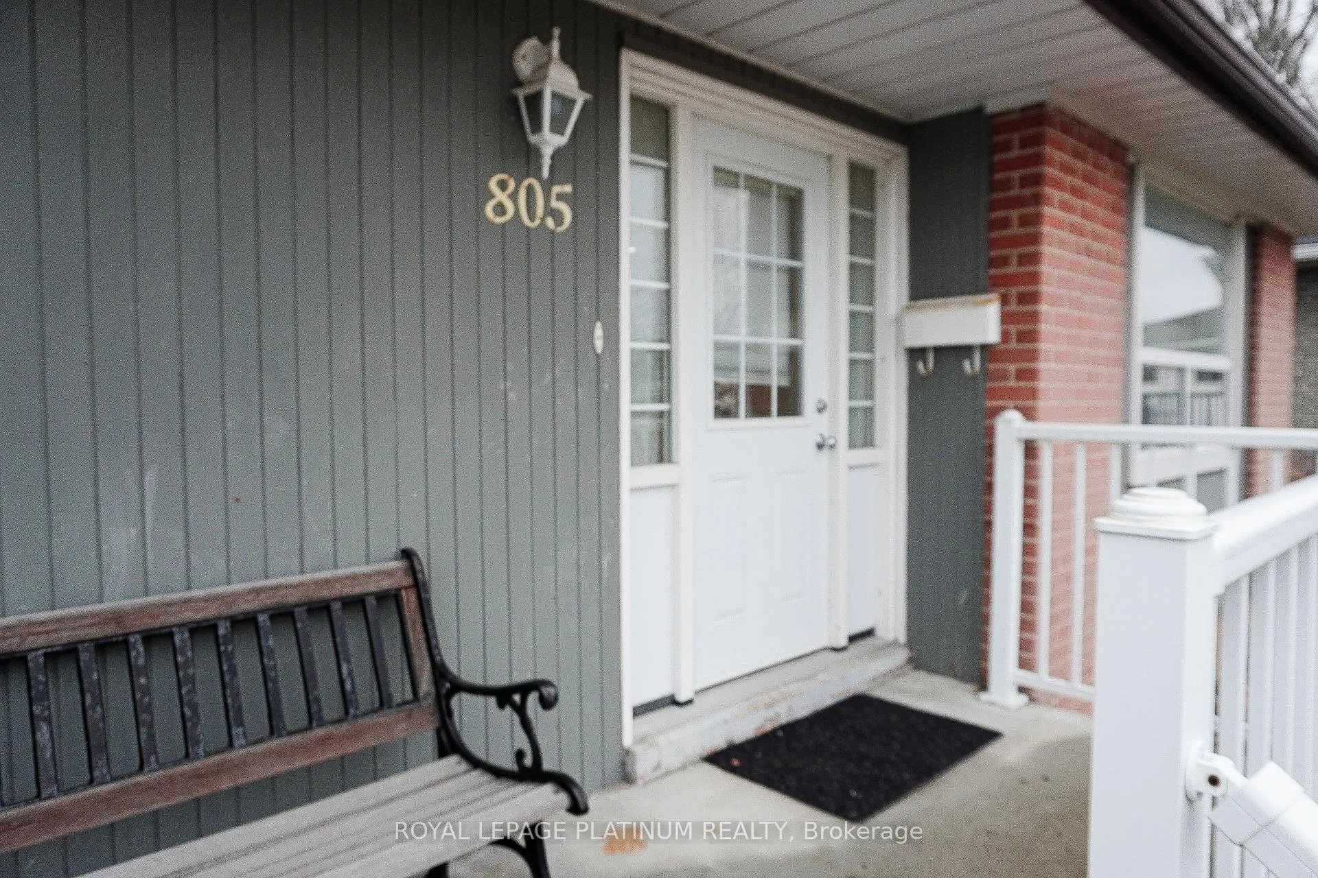 Photo 3 of 805 Krosno Boulevard, Pickering, Bay Ridges — HOMEH