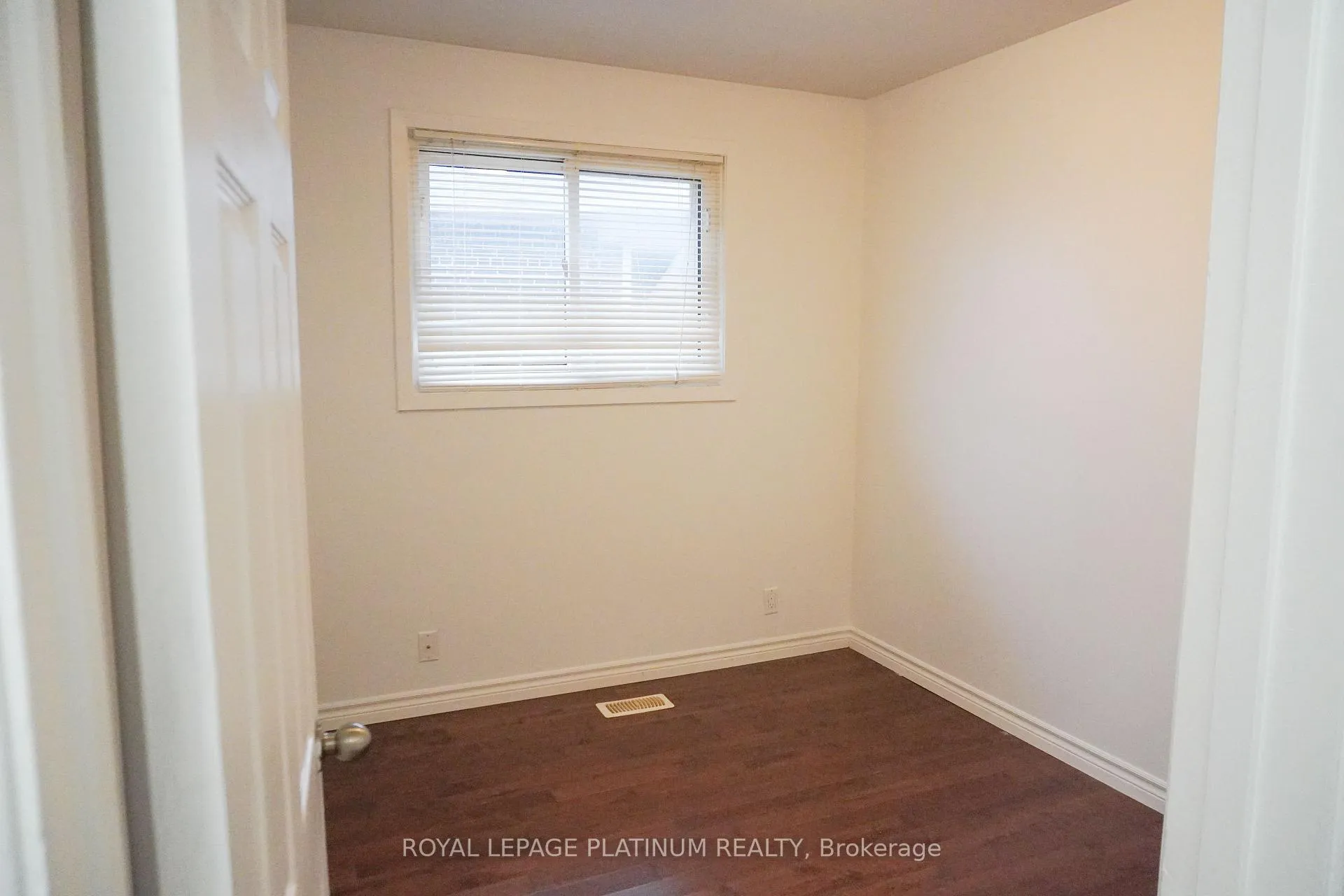 Photo 14 of 805 Krosno Boulevard, Pickering, Bay Ridges — HOMEH