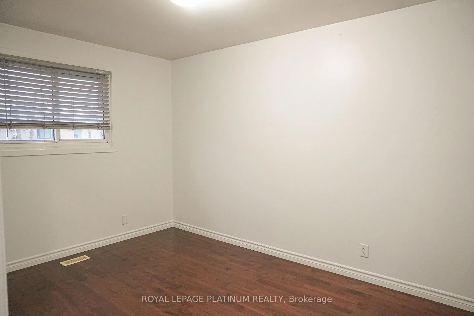 Photo 15 of 805 Krosno Boulevard, Pickering, Bay Ridges — HOMEH