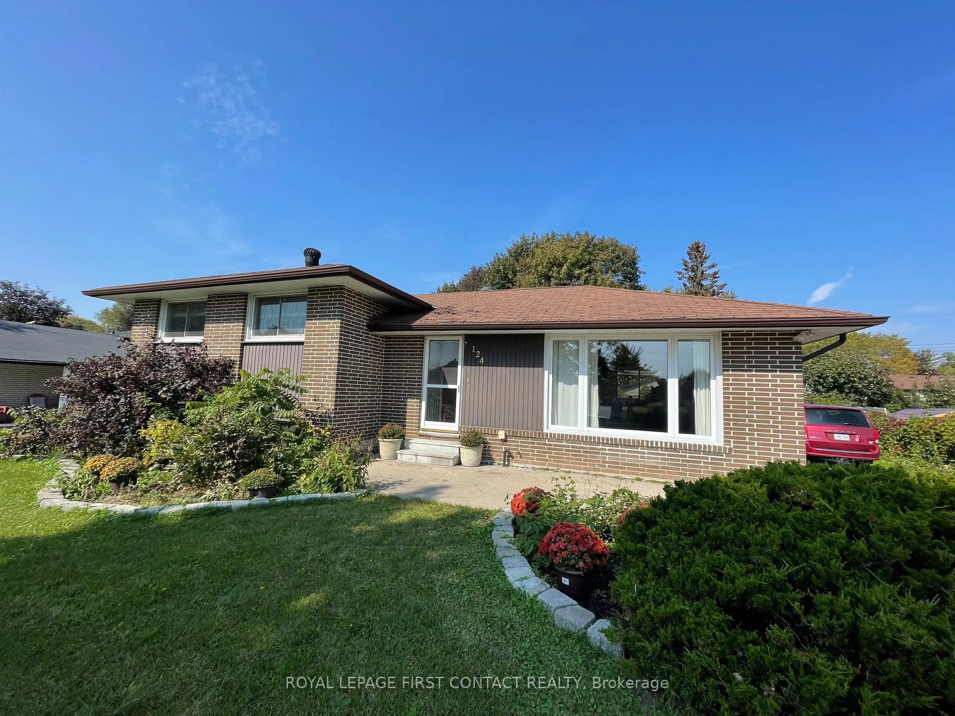 Photo 2 of 124 Rose Street, Barrie, 400 East — HOMEH