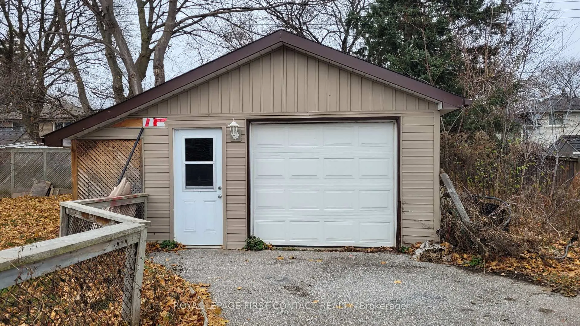Photo 3 of 124 Rose Street, Barrie, 400 East — HOMEH
