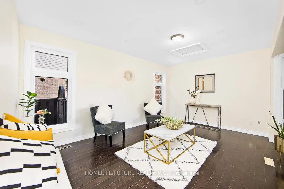 Photo 3 of 1244 Maple Ridge Drive, Pickering, Liverpool — HOMEH
