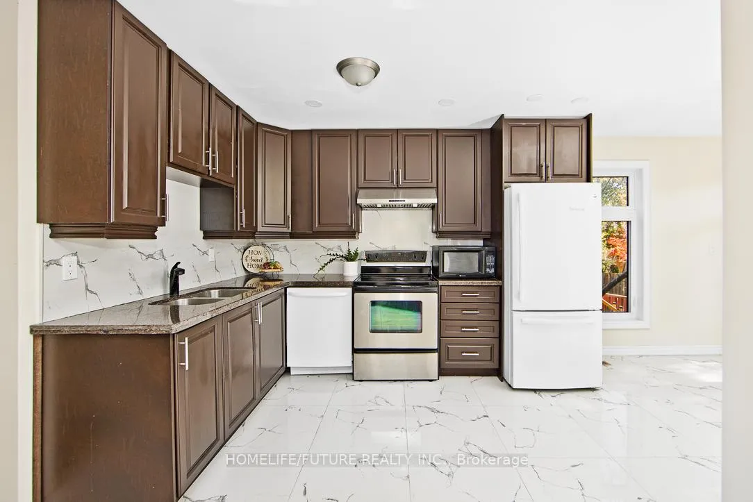 Photo 11 of 1244 Maple Ridge Drive, Pickering, Liverpool — HOMEH