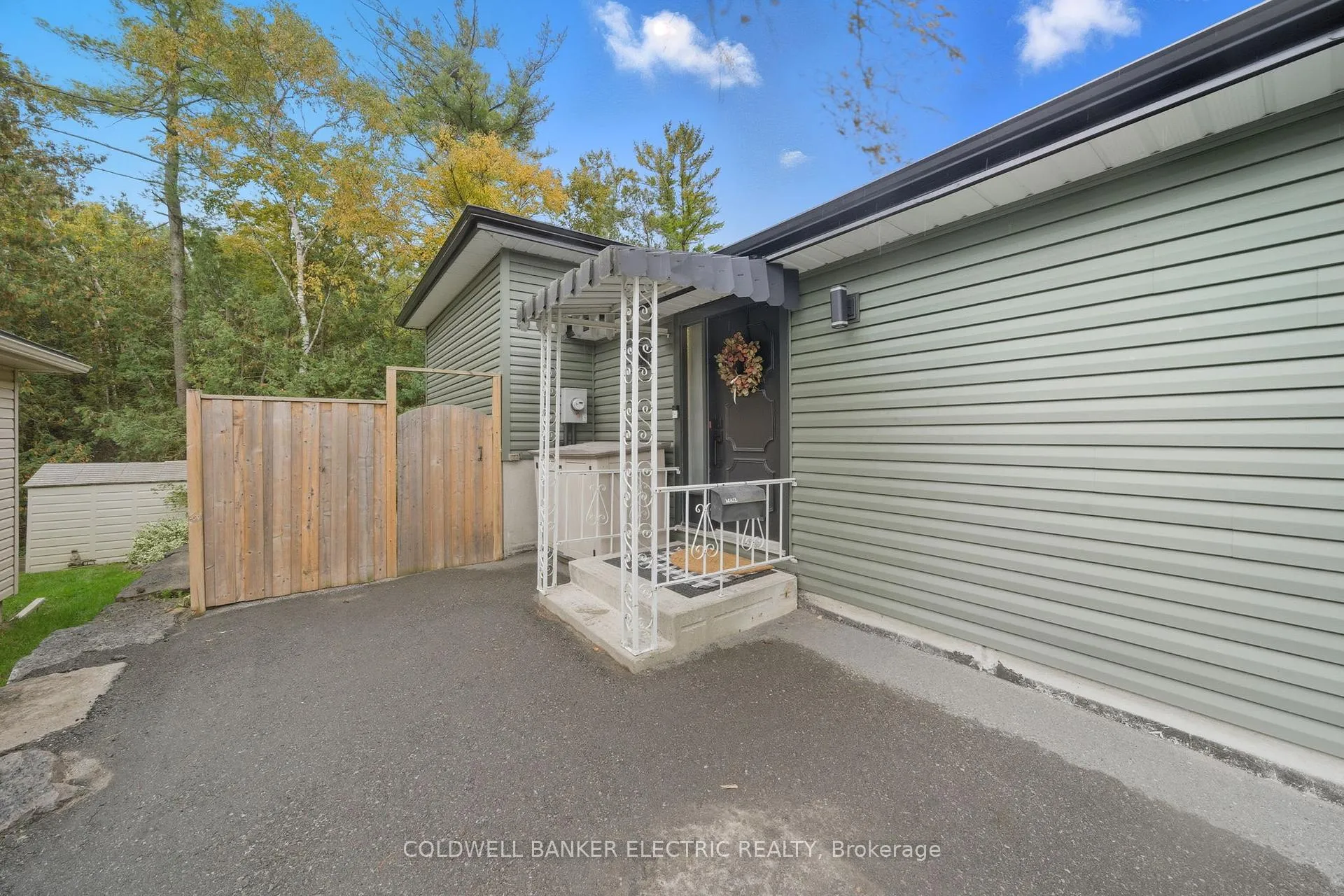 Photo 4 of 1673 Redwood Drive, Peterborough, Monaghan Ward 2 — HOMEH