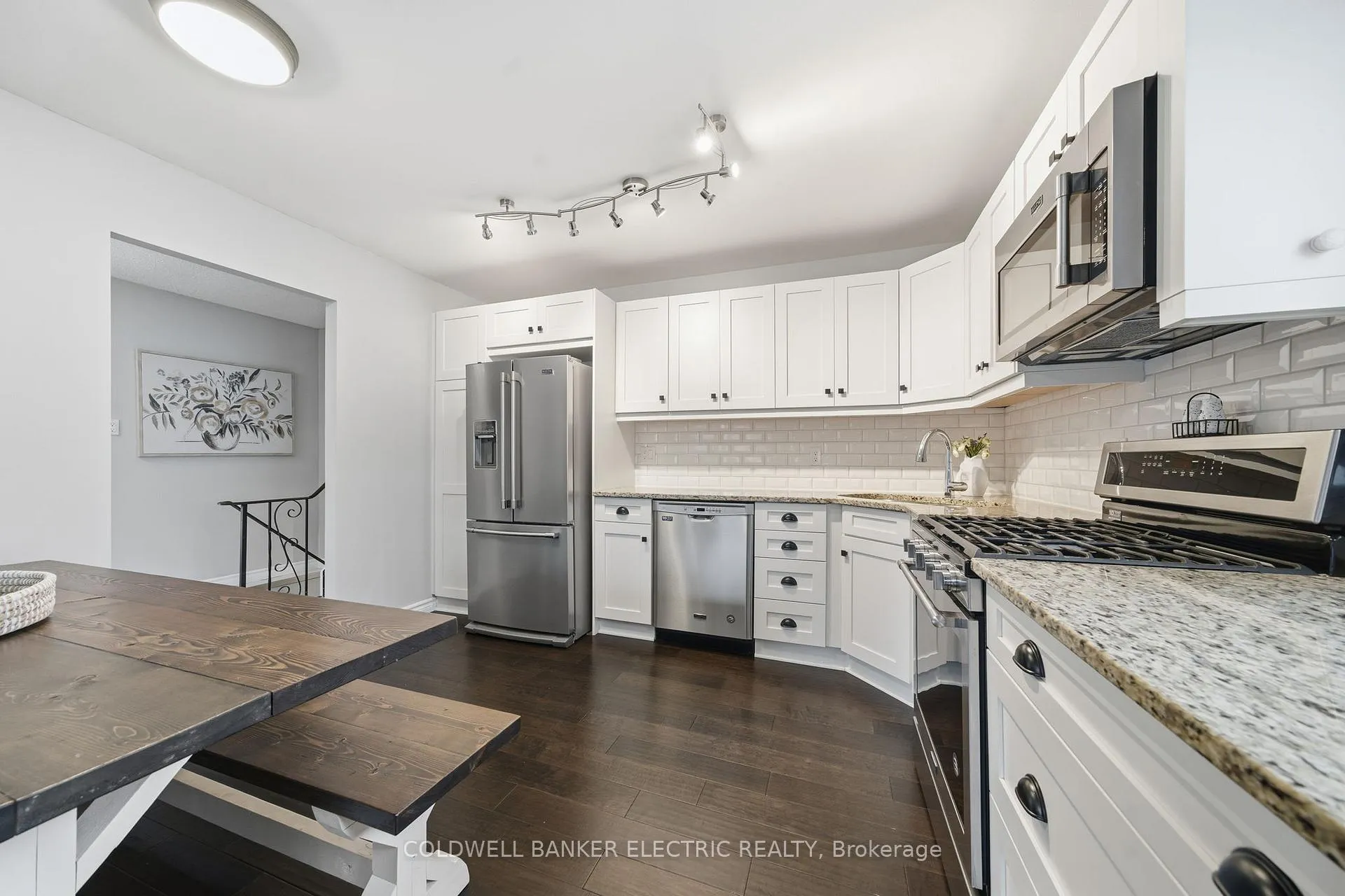 Photo 10 of 1673 Redwood Drive, Peterborough, Monaghan Ward 2 — HOMEH